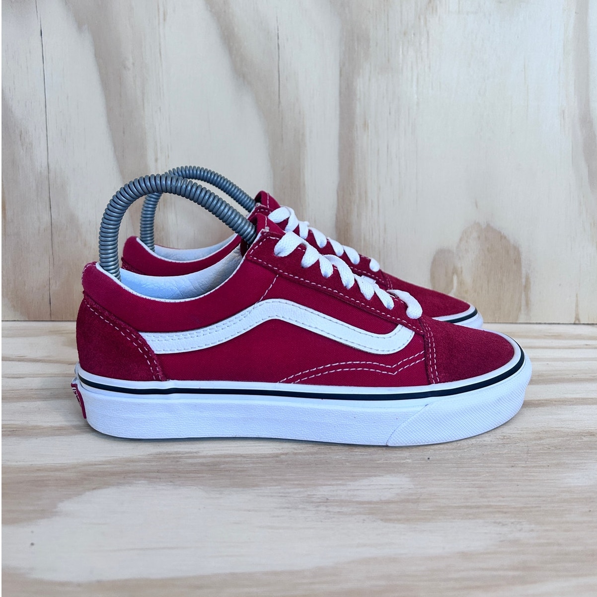 Vans Off The Wall - Old Skool - Sneakers - Red - Women's - 6