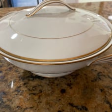 Noritake Dawn 5930 vegetable bowl and lidded serving bowl