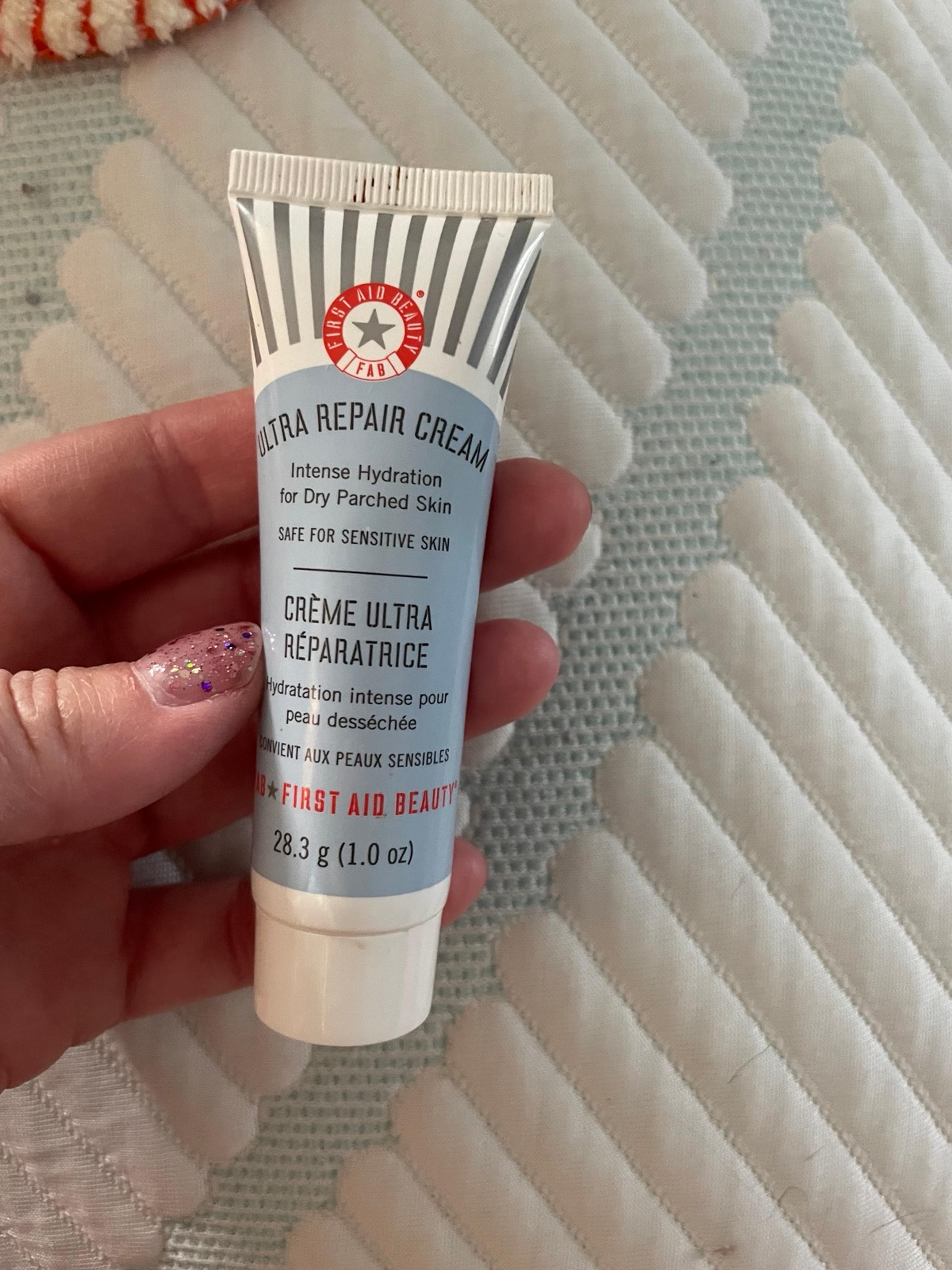 First Aid Beauty Ultra Repair Cream - sample size