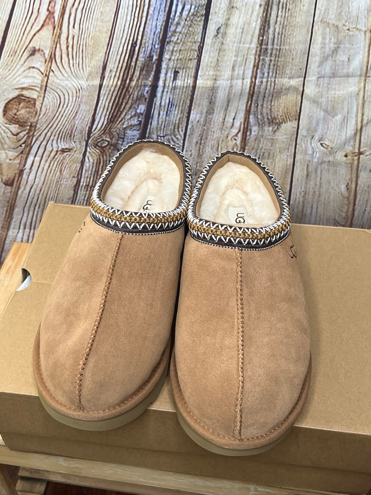 UGG Tasman