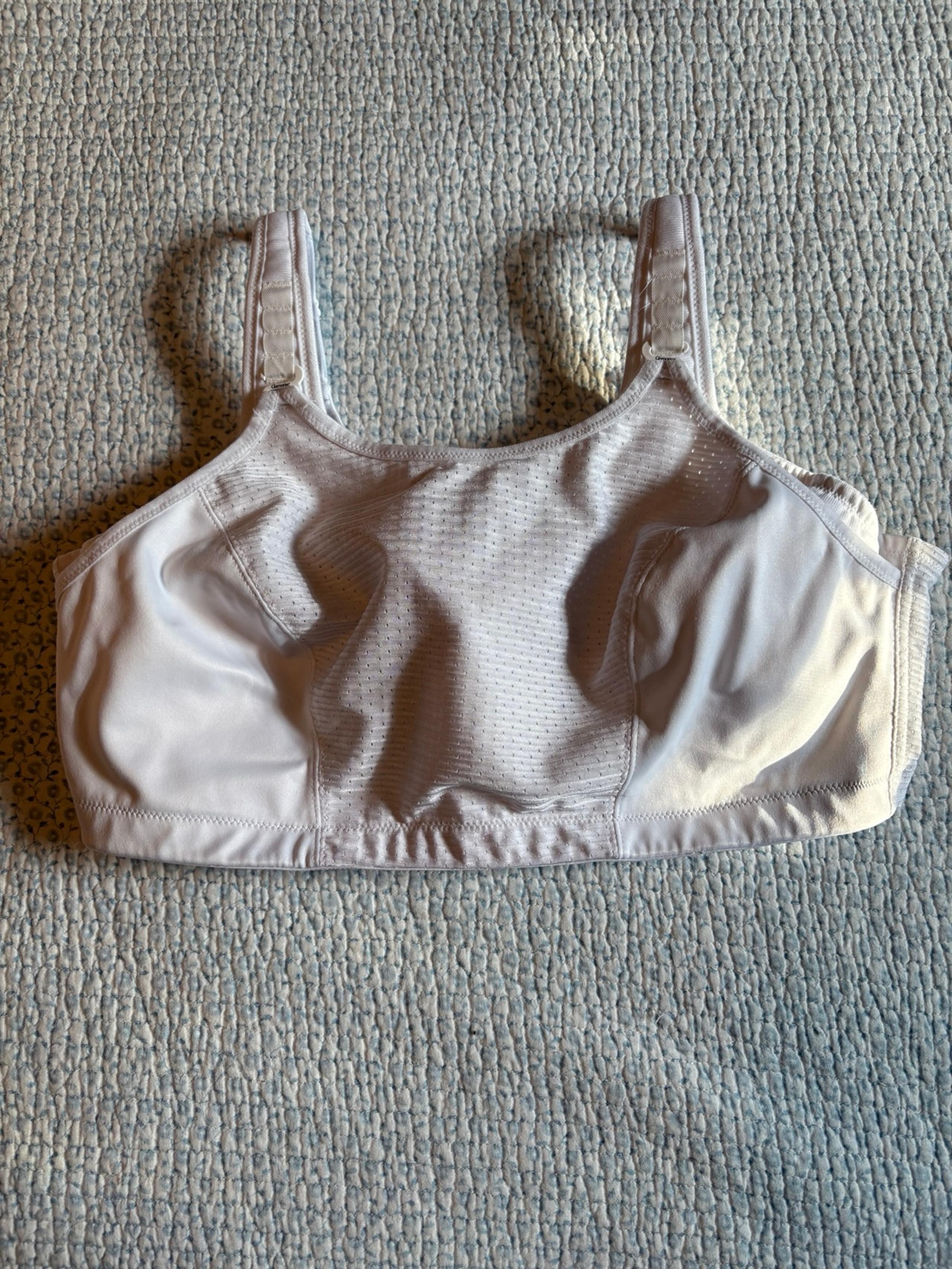 Glamorise womens Full Figure Double Layer Sport Bra White 44DD