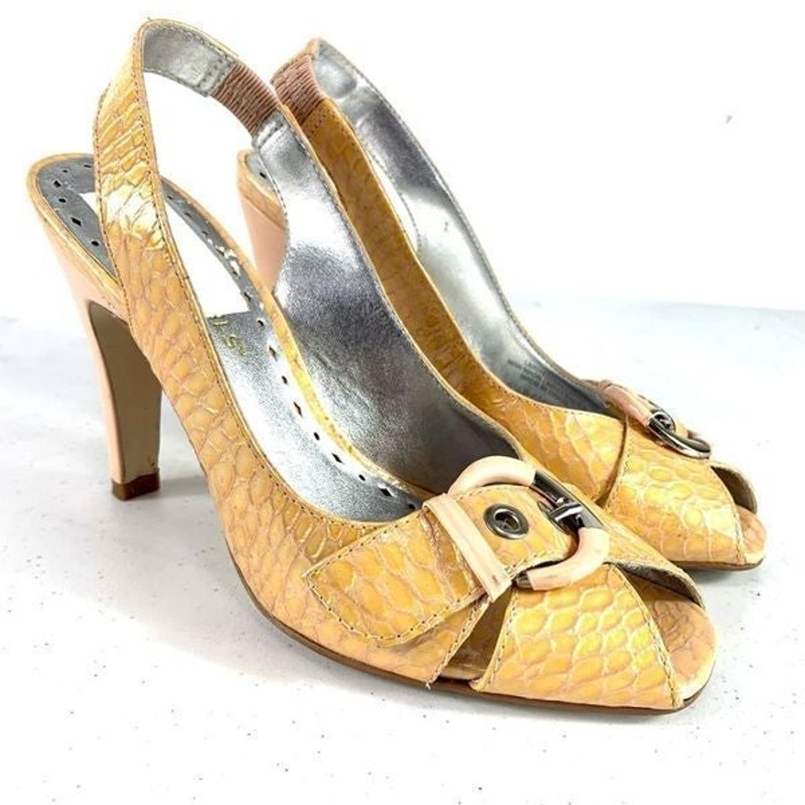 BCBGirls Women’s Sz 5.5 Nude Faux Leather Sling Back Peep Toe Buckle Heels