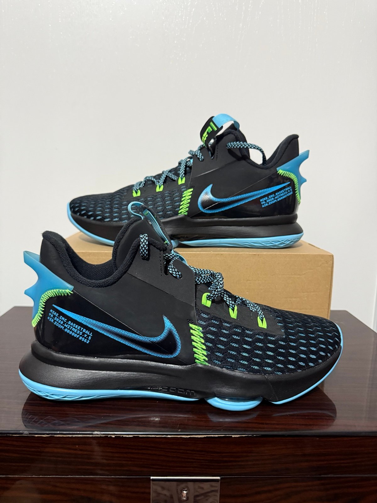 Nike LeBron Witness 5 CQ9380-004 Black/Light Blue Fury Shoes Sneakers Men's 11.5