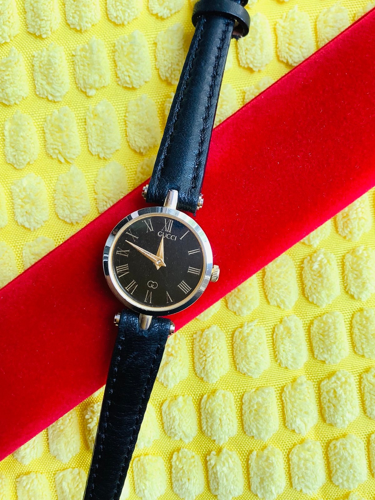 Very LOVELY AUTHENTIC GUCCI watch