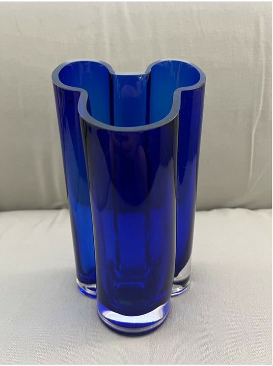 Disney Parks Mickey Mouse Hand Made Blown Glass Blue Vase NEW