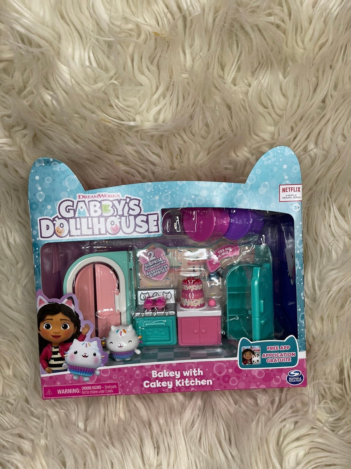 Dollhouse Bakey with Cakey Kitchen