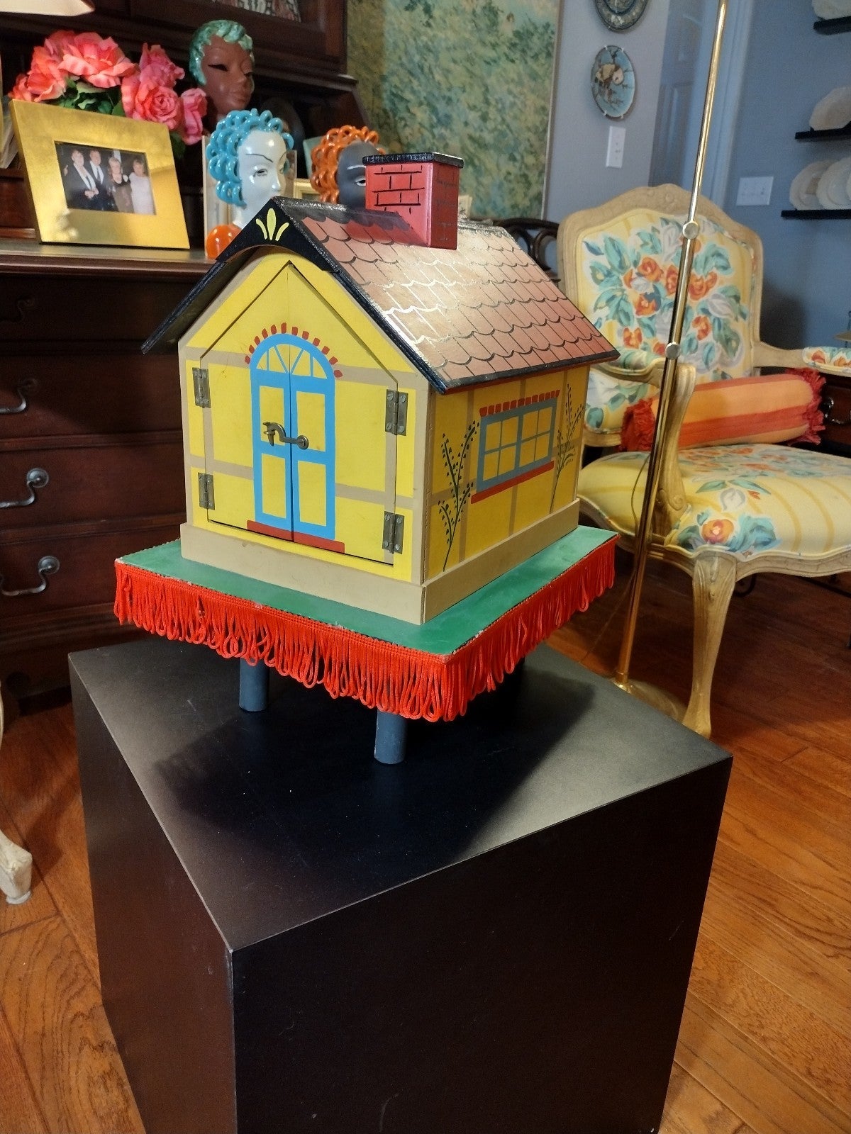 Dollhouse illusion magic box for magician and collectors