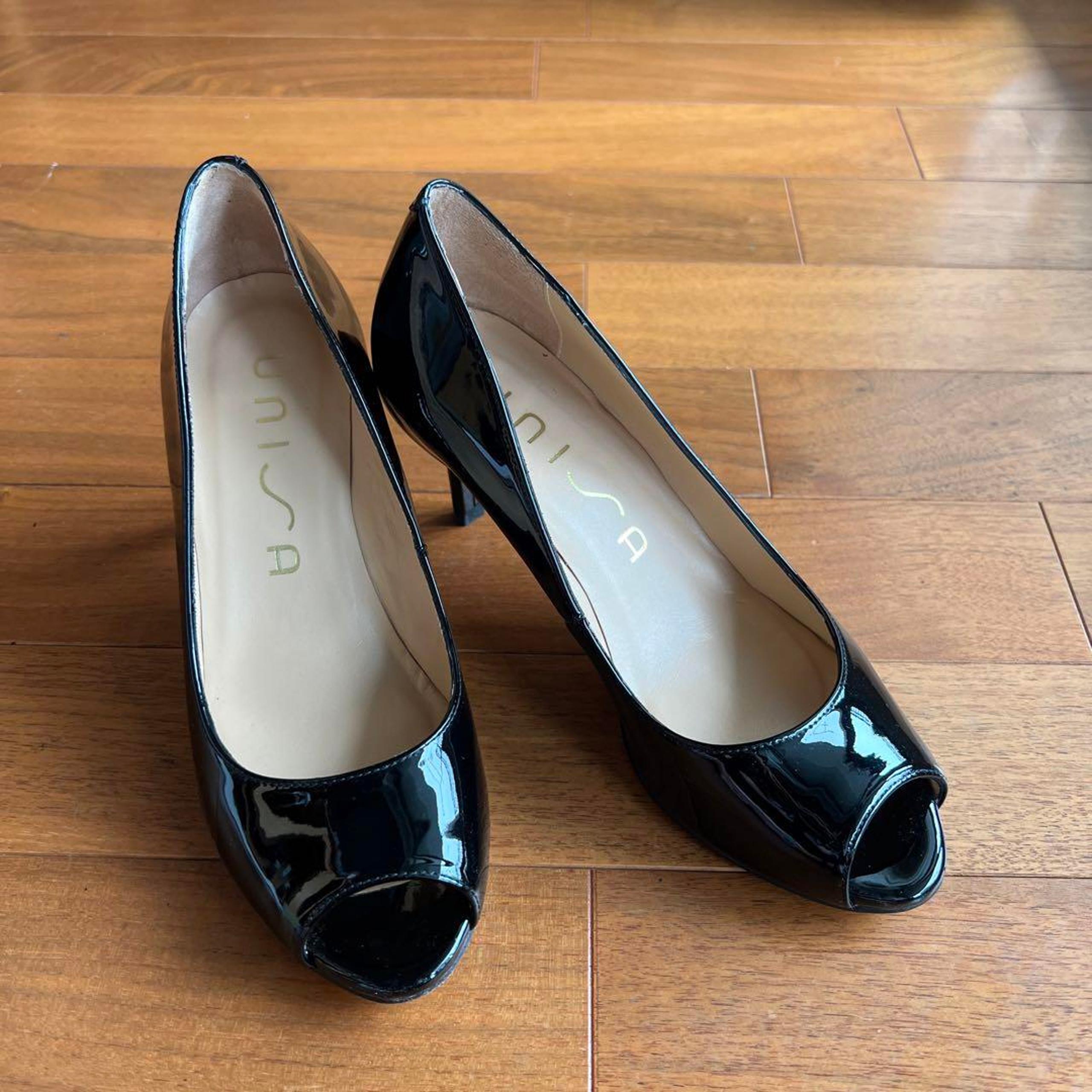 UNISA Open-Toe Enamel Pumps