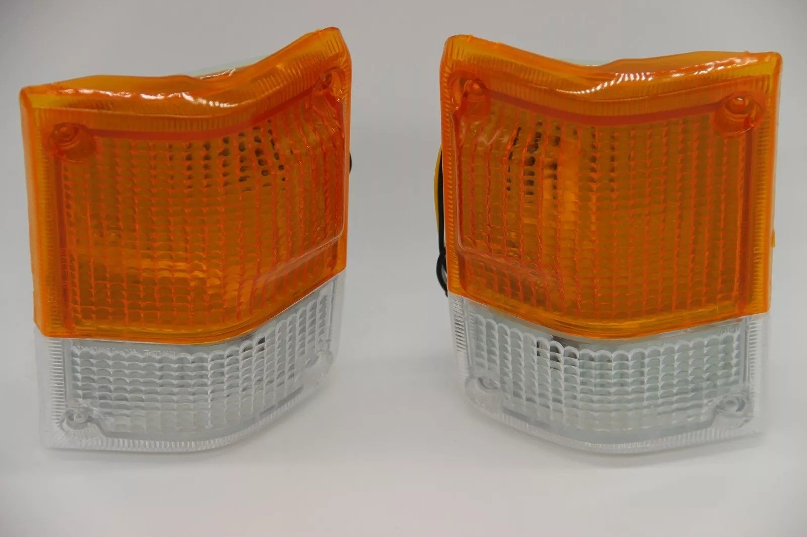 Fits Toyota Land Cruiser FJ60 HJ60 BJ60 Turn Signal Light Lamp Set