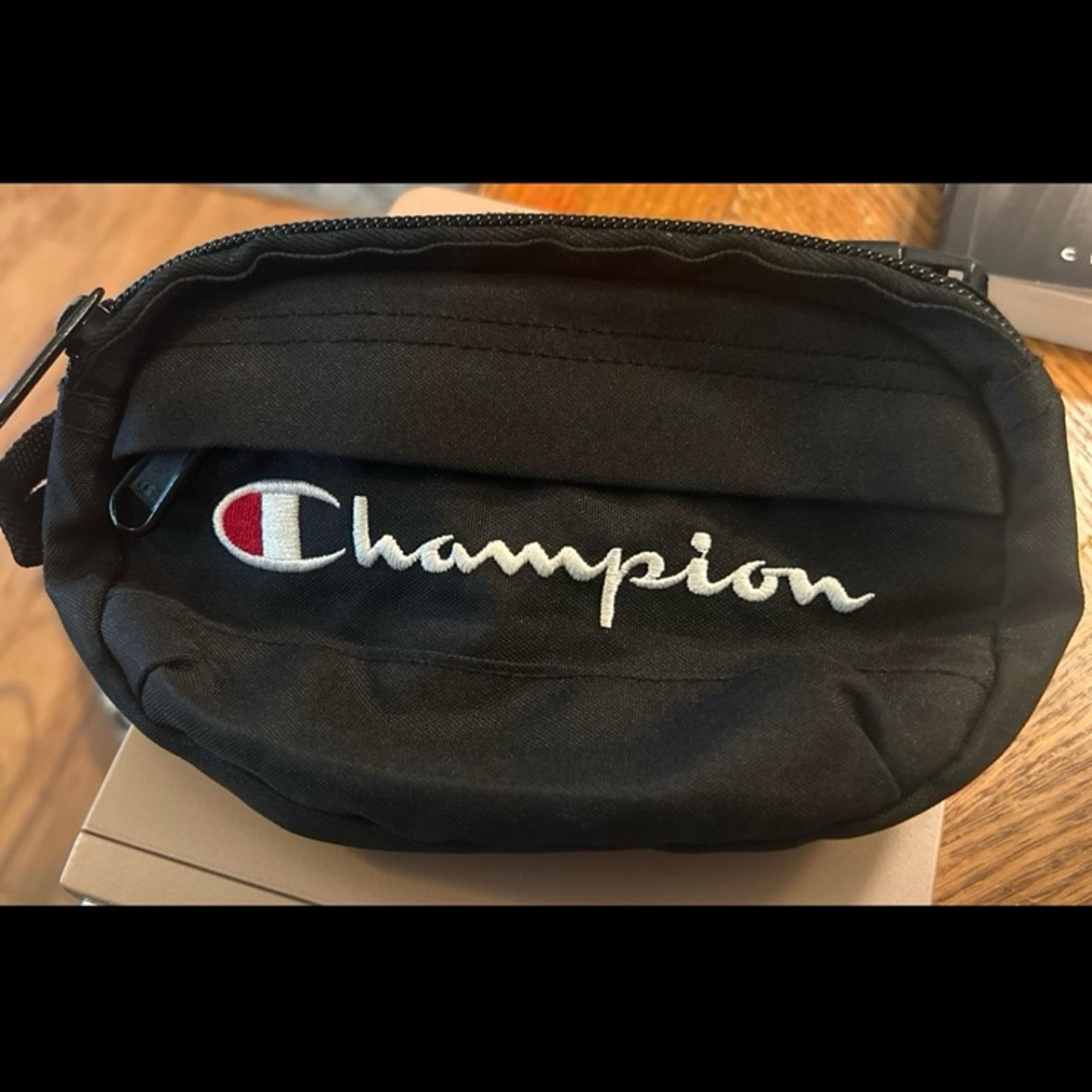 Champion Fanny Pack/Belt Bag - Black with adjustable strap/Excellent Condition!