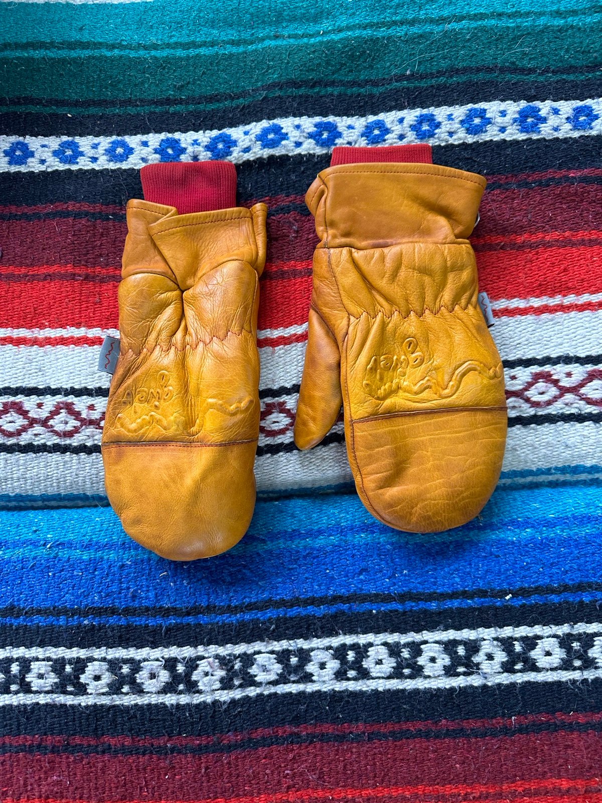 Giver Mittens