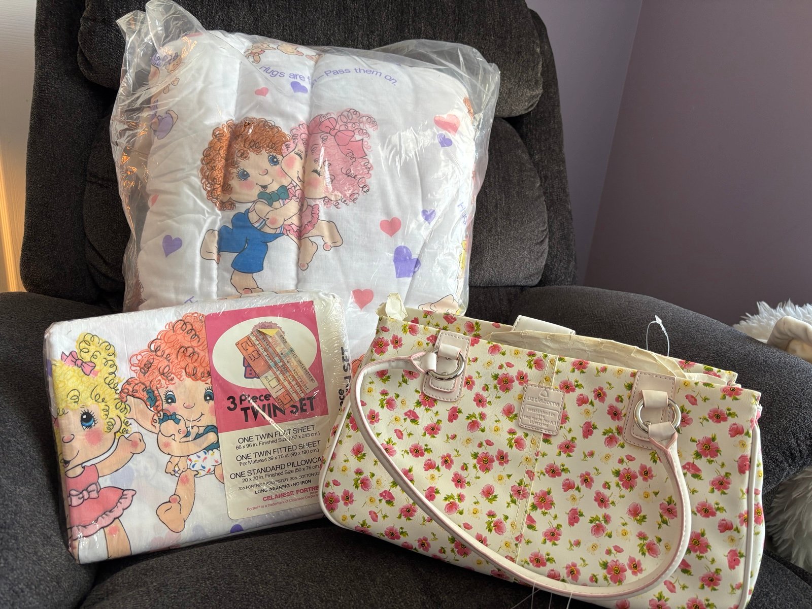 RESERVED-3 item combo-Liz Claiborne purse & hugga bunch twin comforter&sheetset
