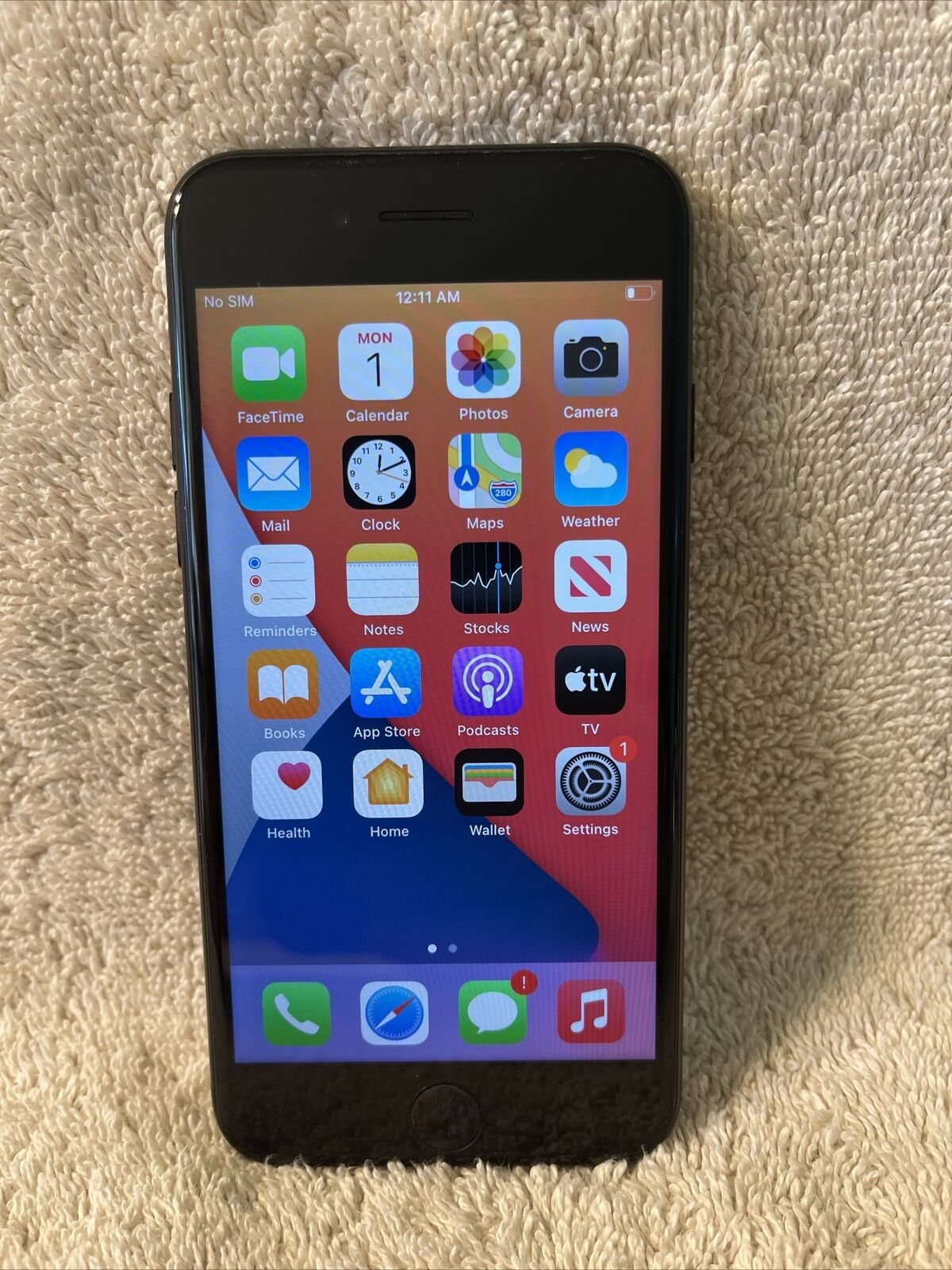 Apple iPhone 7 - 32GB - Black Unlocked - Verizon AT&T T-Mobile Smartphone 4G LTE