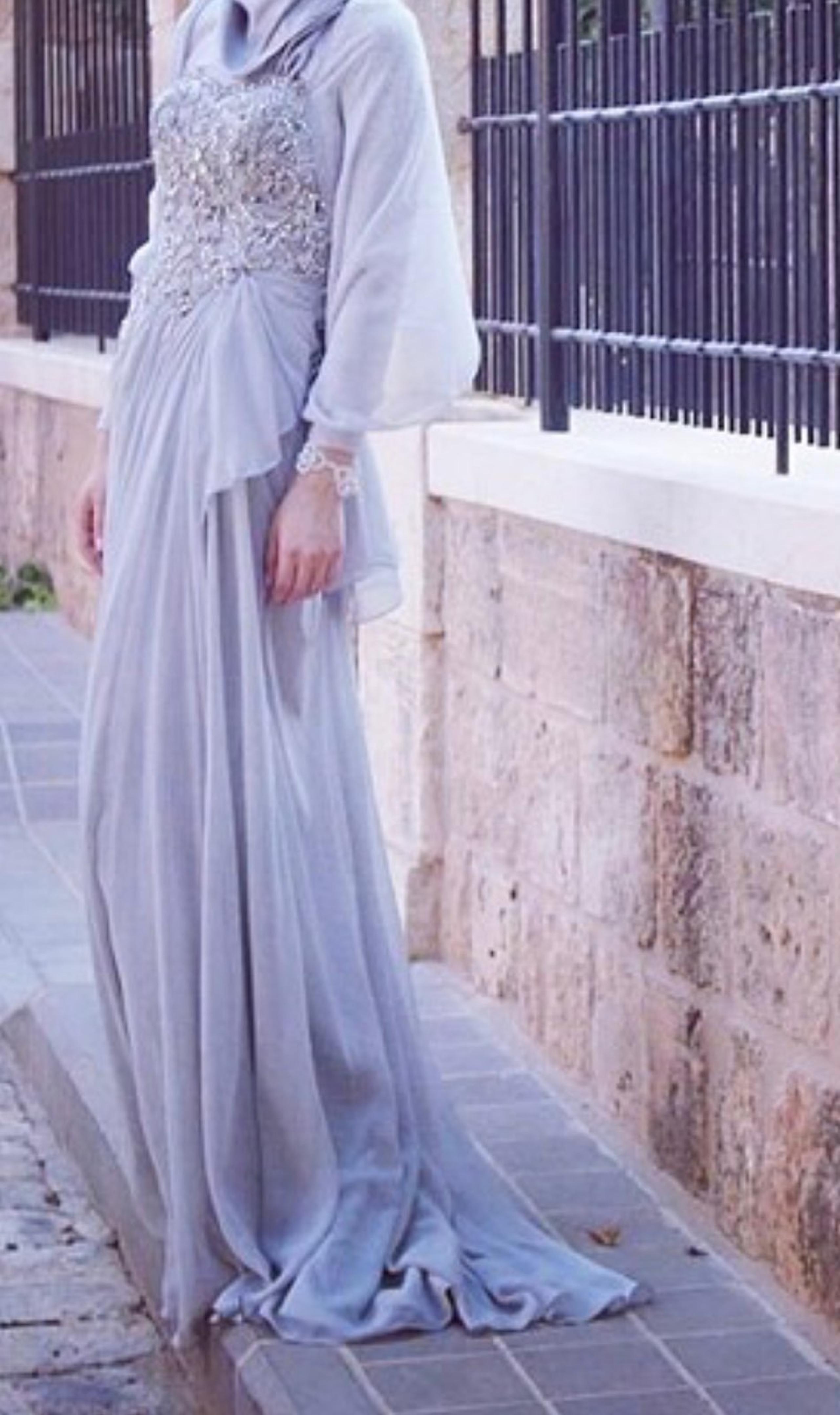 Cache silver gown