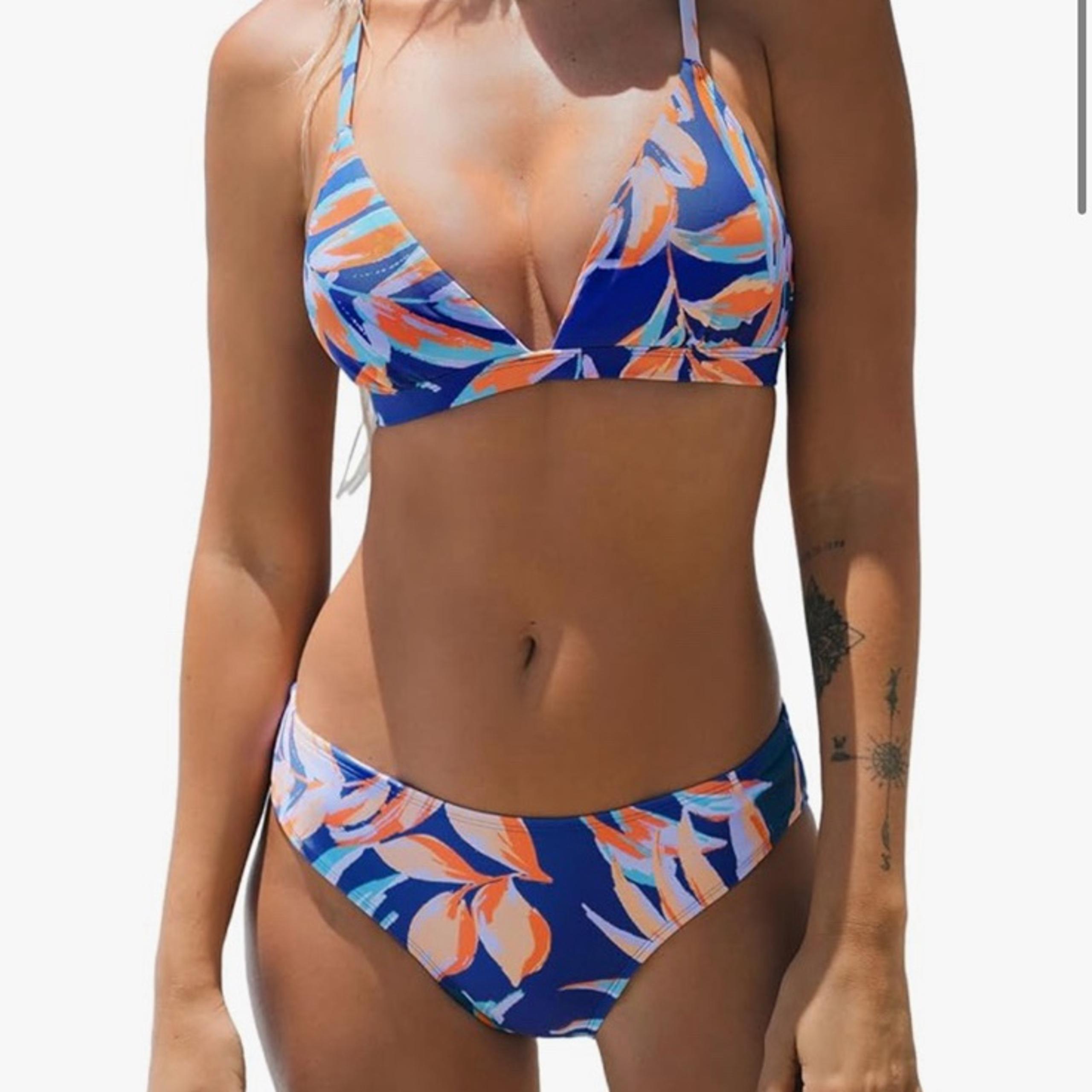 CUPSHE Two Piece V Neck Blue Tropical Print Bikini Set for Women, M