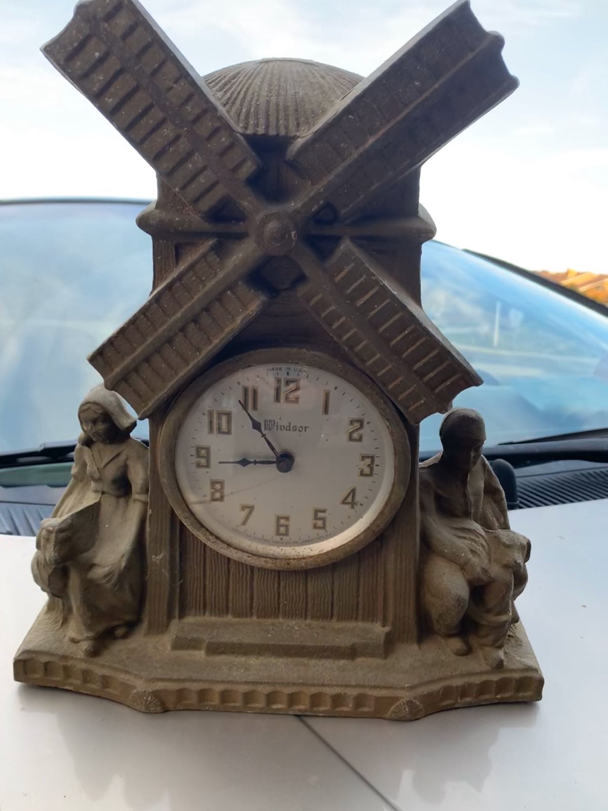WINDSOR METAL MANTLE CLOCK VINTAGE