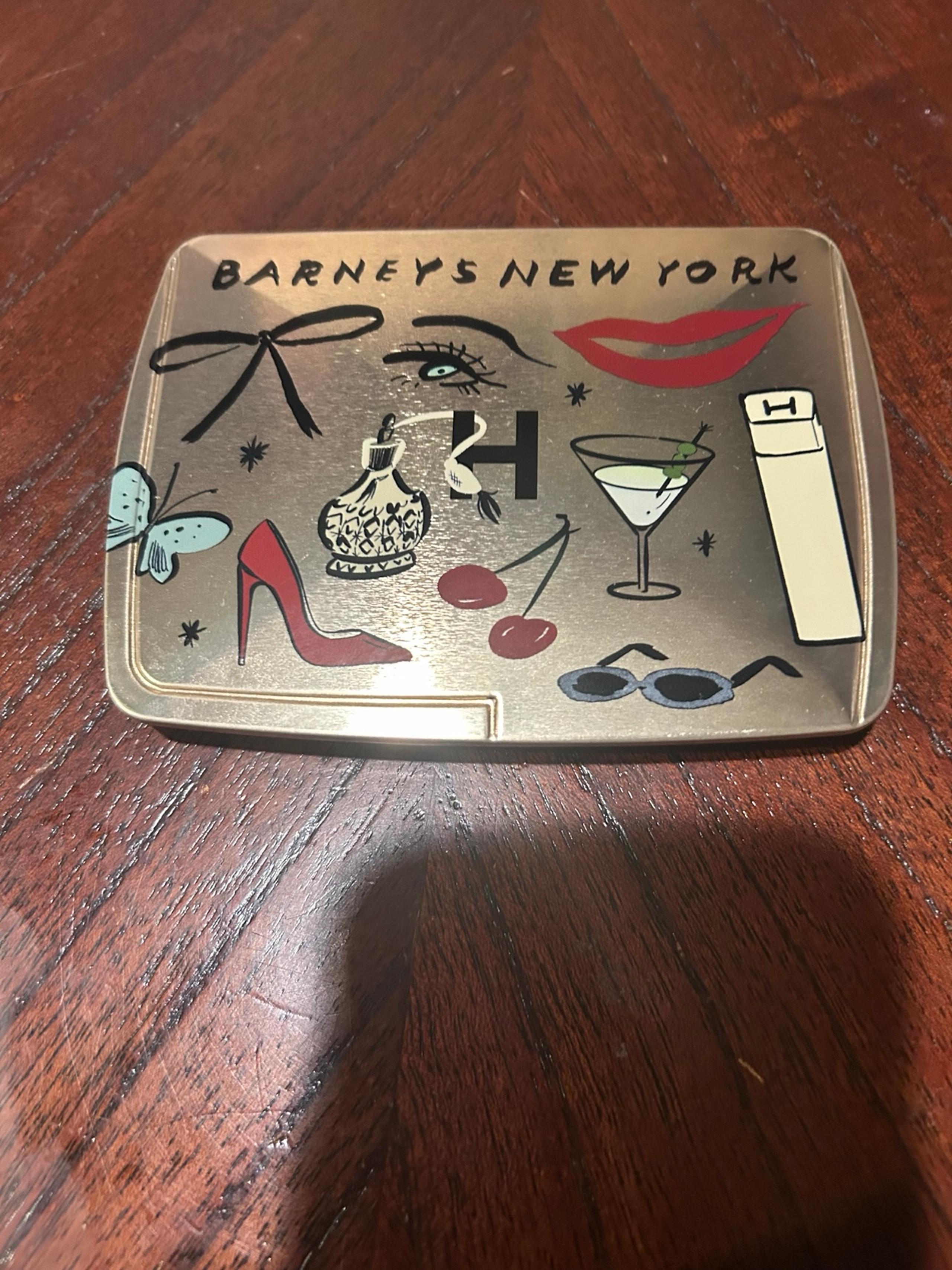 Hourglass x Barney's Ambient
Lighting Palette