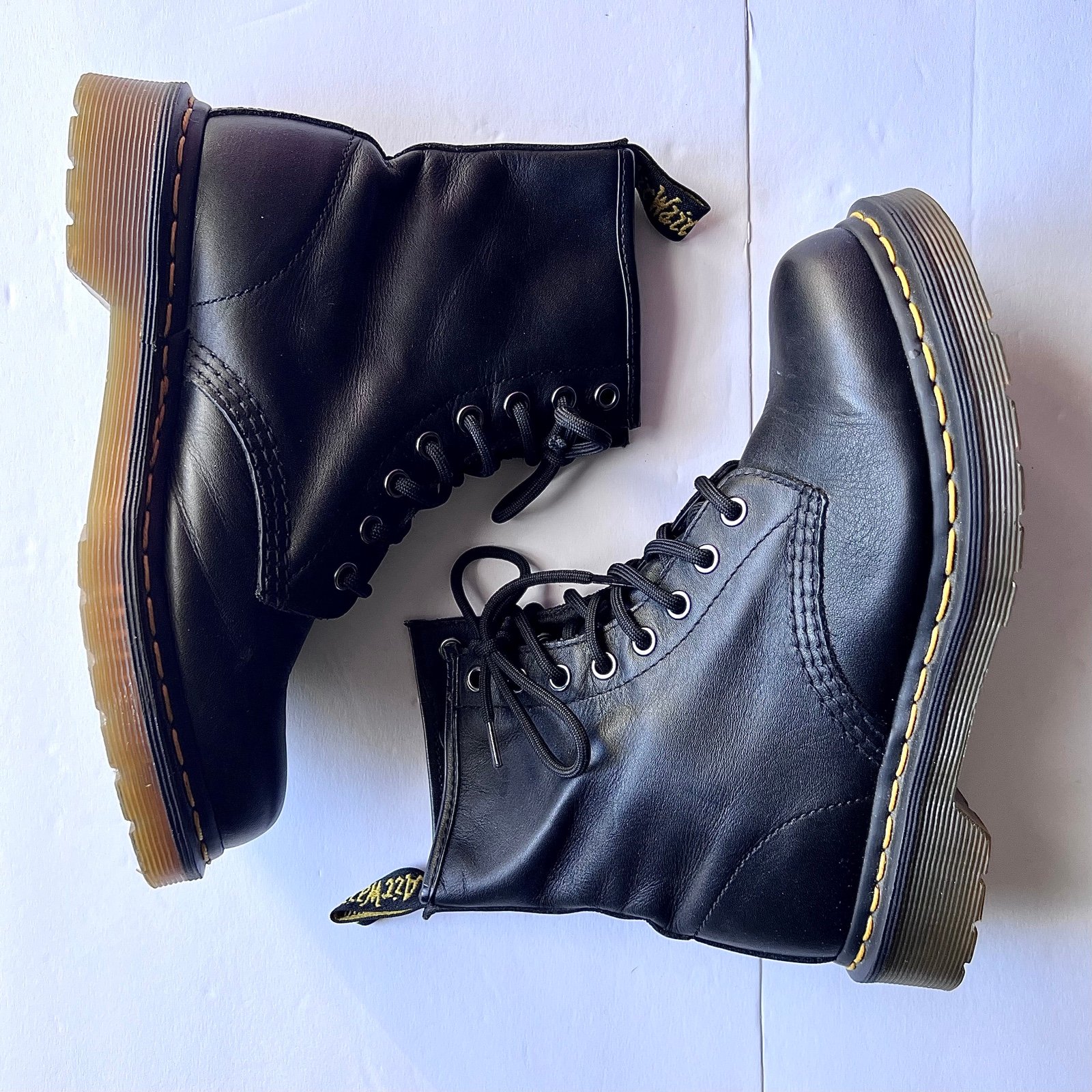 Dr. Martens 1460 Womens Nappa Genuine Leather Lace Up Boots MSRP170 Pre-Owned