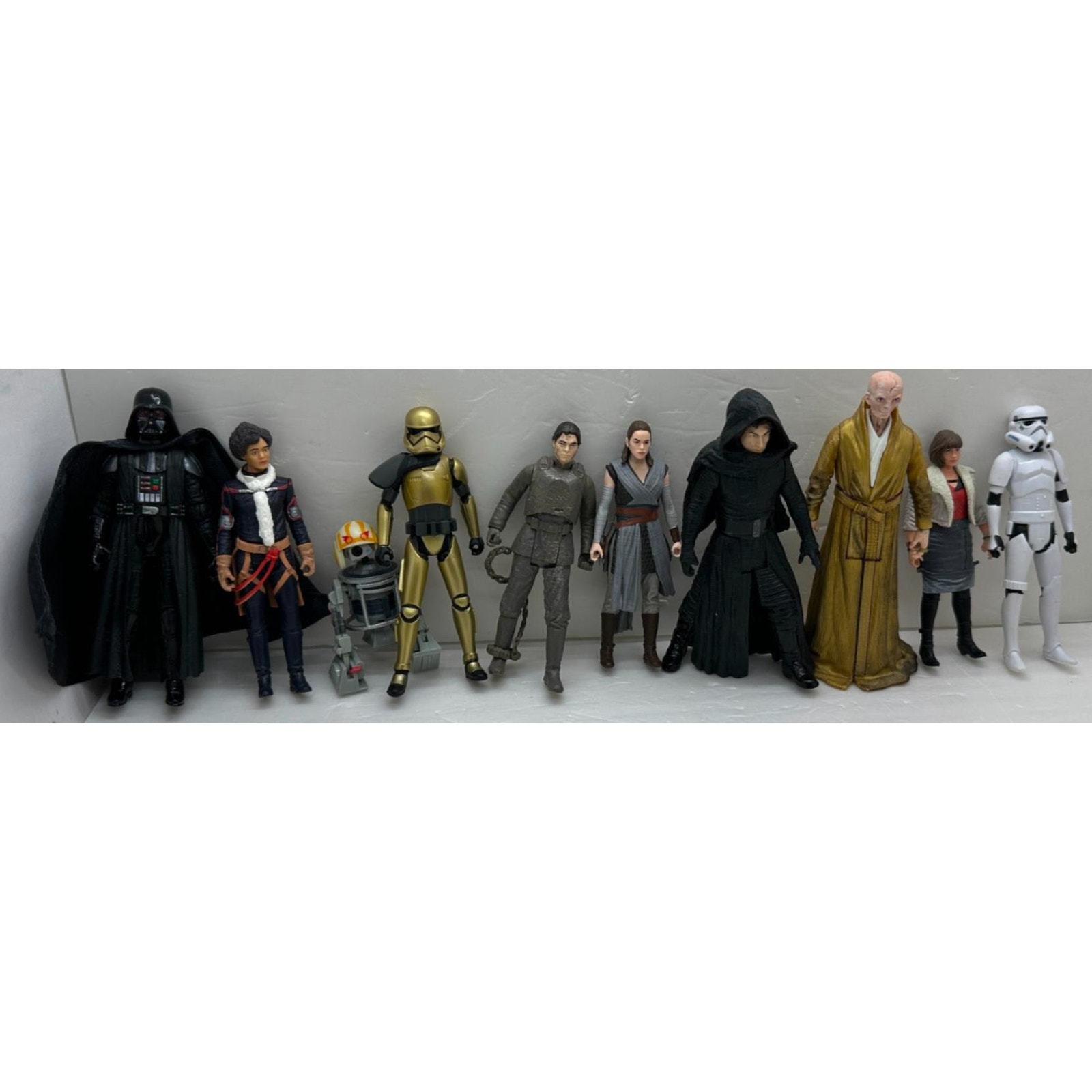 Star Wars 3.75 Action Figures Lot of 10 Different - (Lot SW08)