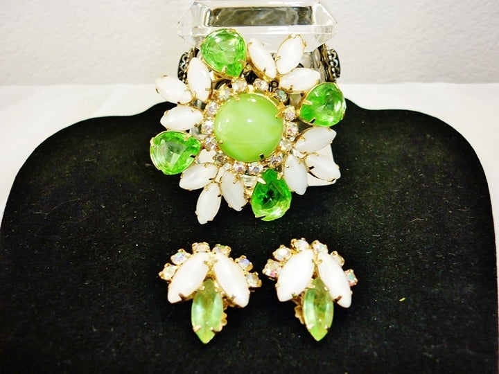 DeLizza Elster Juliana Brooch Earring Set Peridot Green, Milk Glass Rhinestones