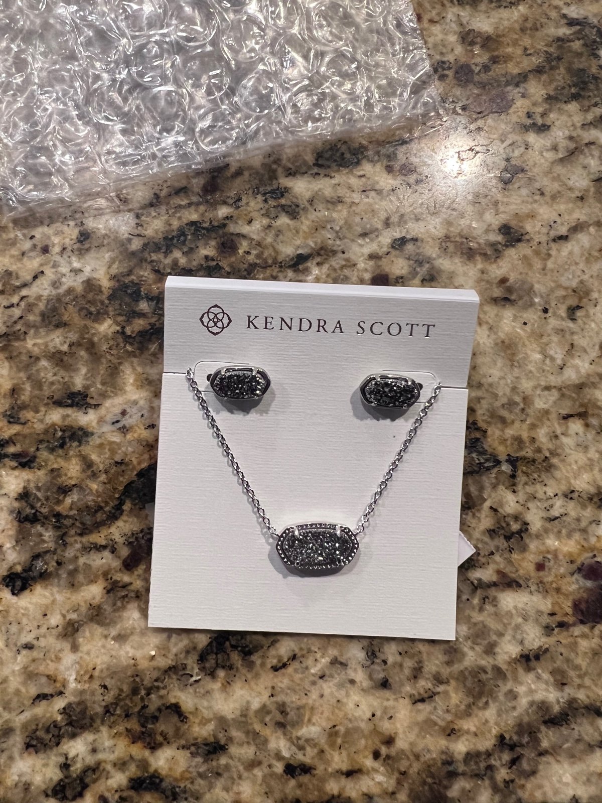 Kendra Scott Necklace