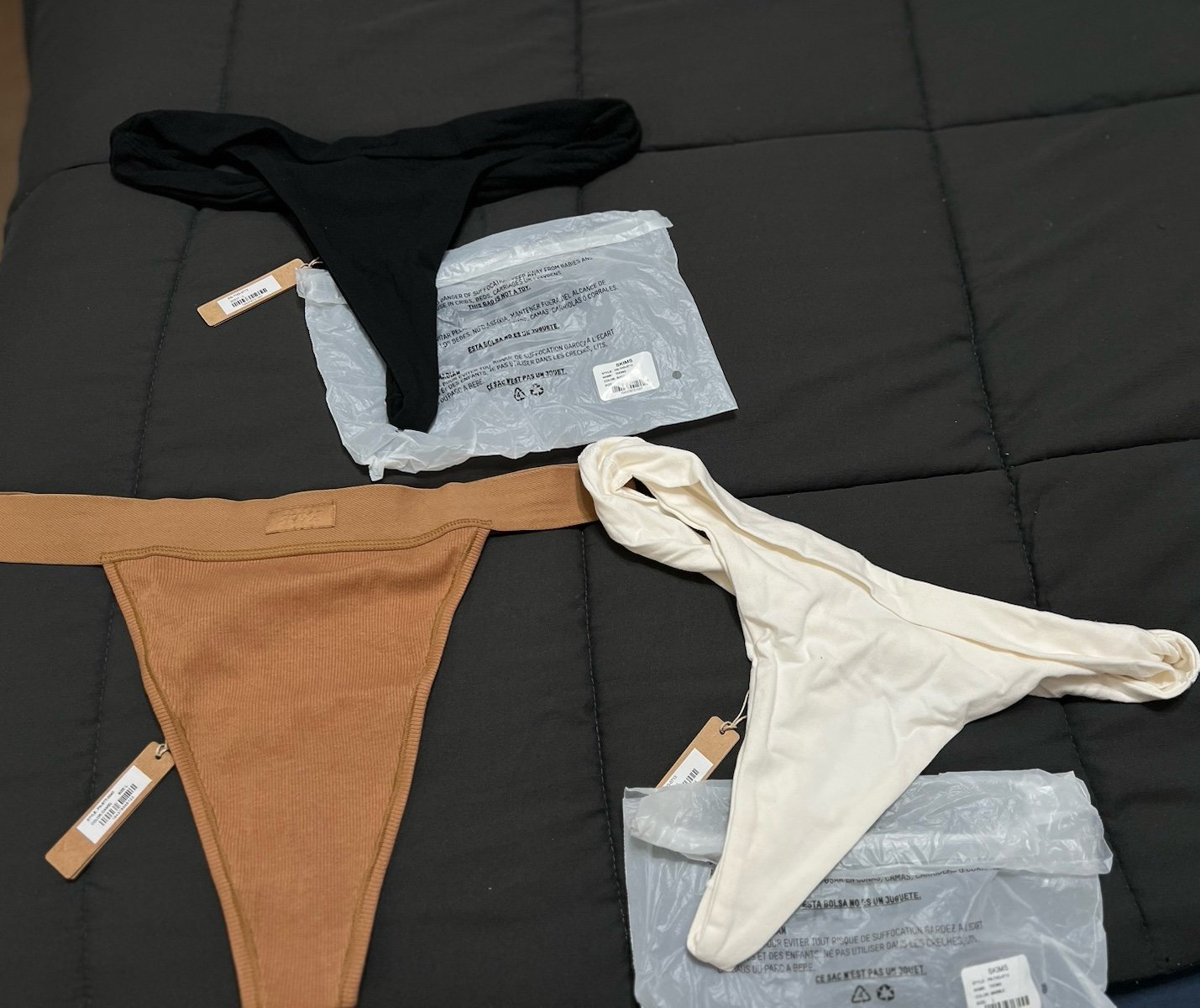 skims thongs
