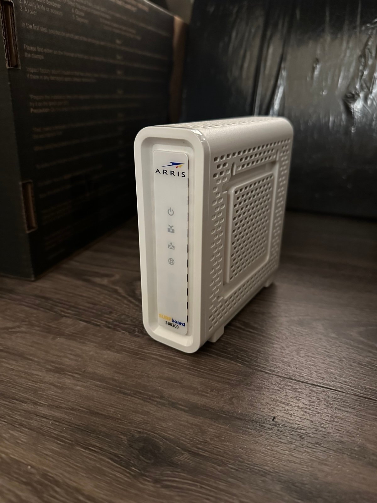 Arris Surfboard SB8200 Cable Modem