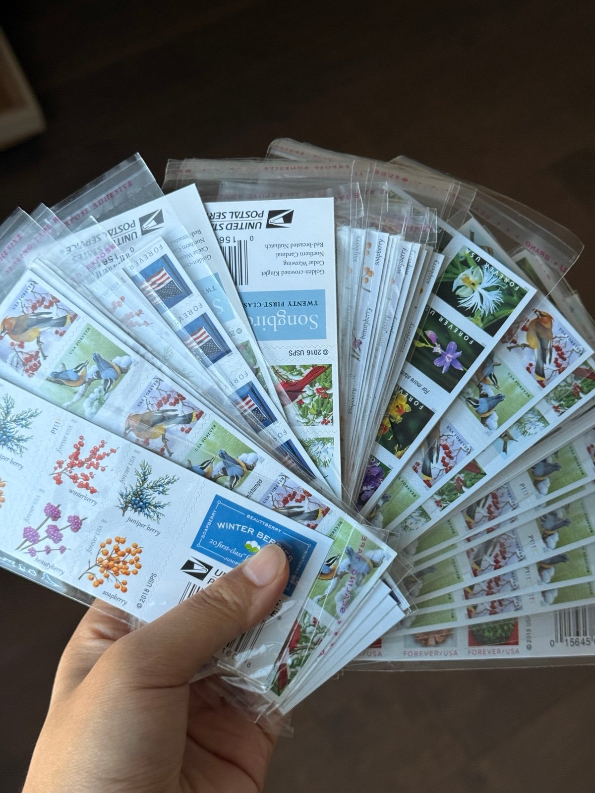 500pcs Assorted different styles Forever Postage Mails Stamps