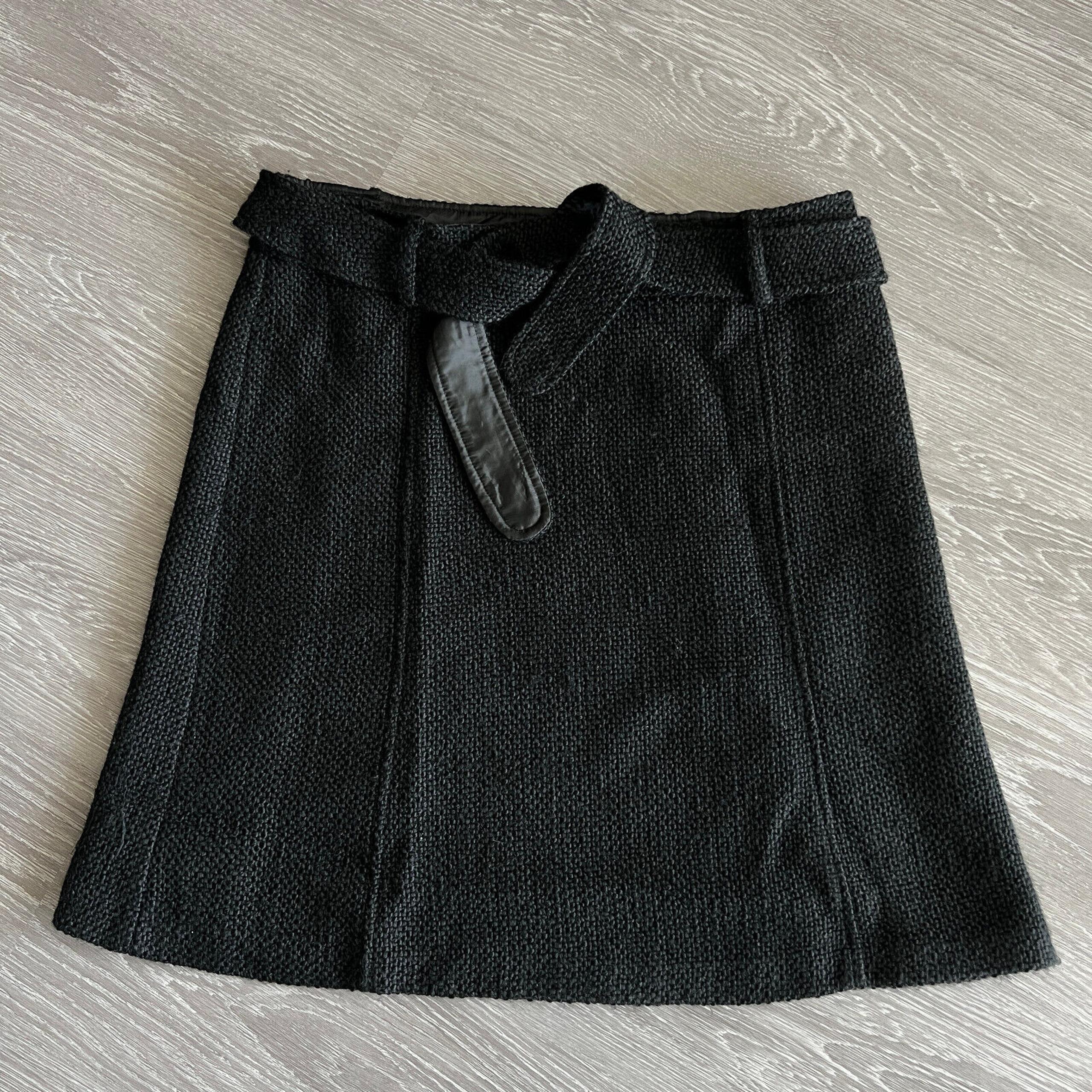 H&M Skirt Womens Size 10 Black Belted Wool Blend Tiny Flaws