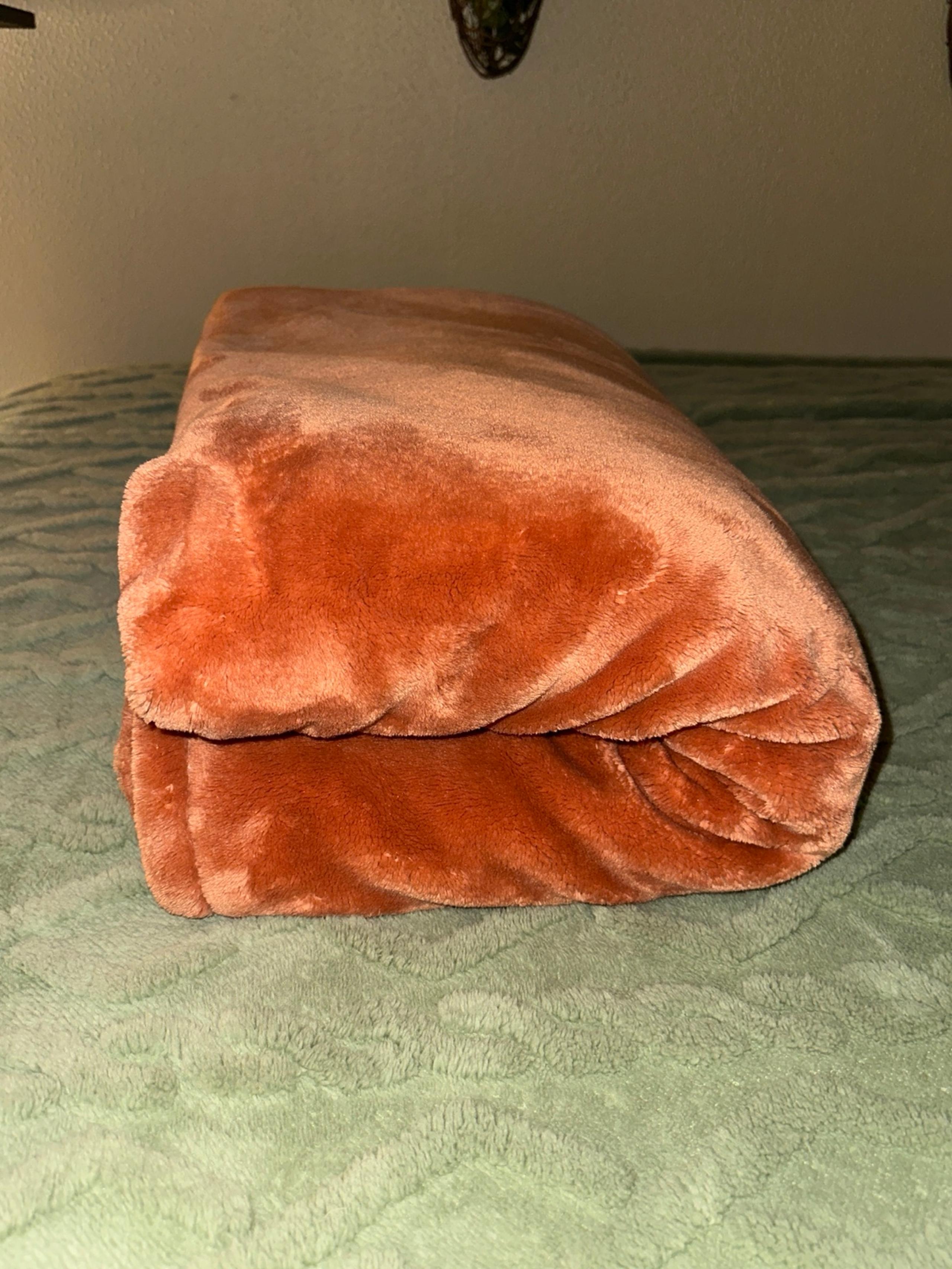 Better Homes and Gardens Oversized Velvet Plush Throw Blanket 50”x72”