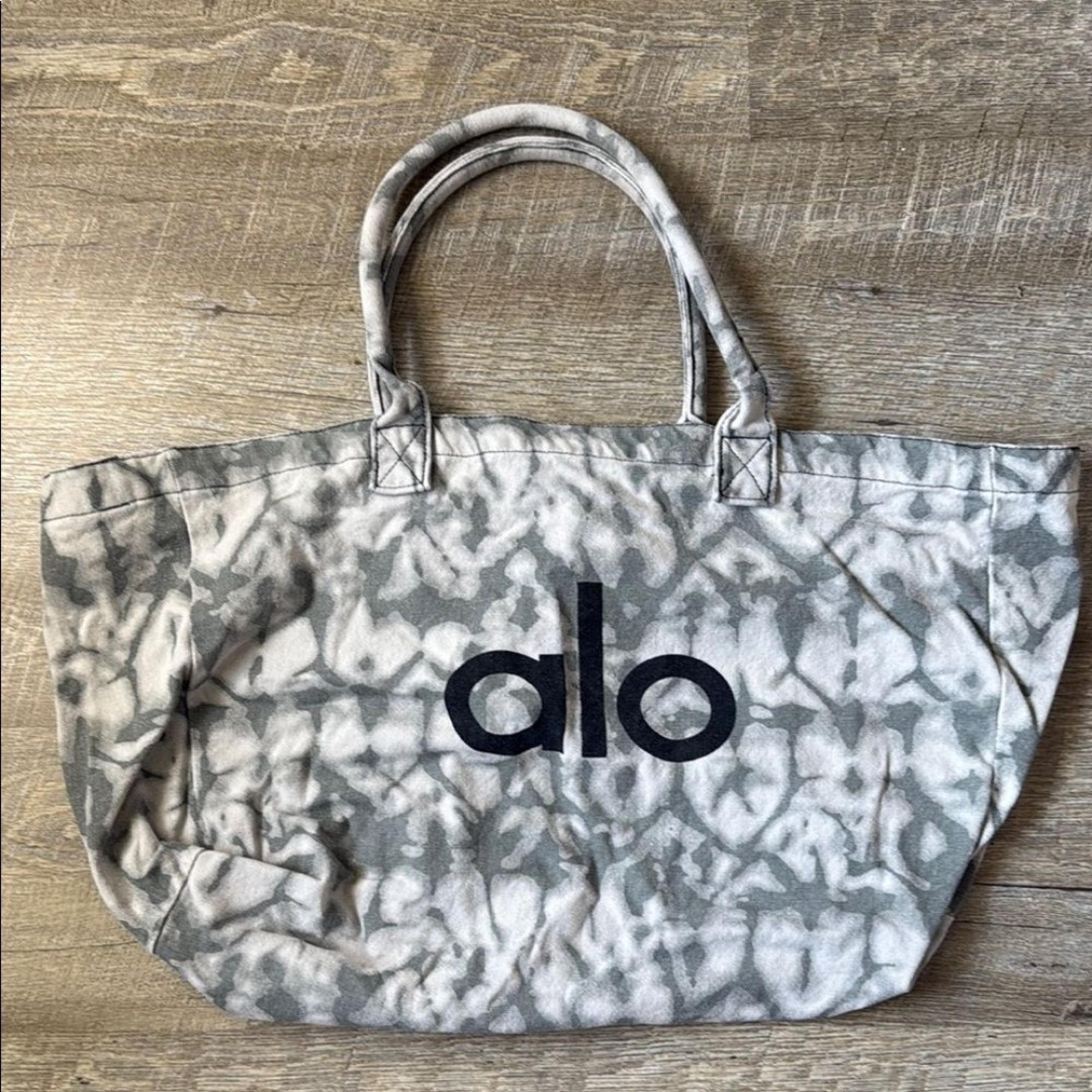 ALO Yoga Shopper Tote OS