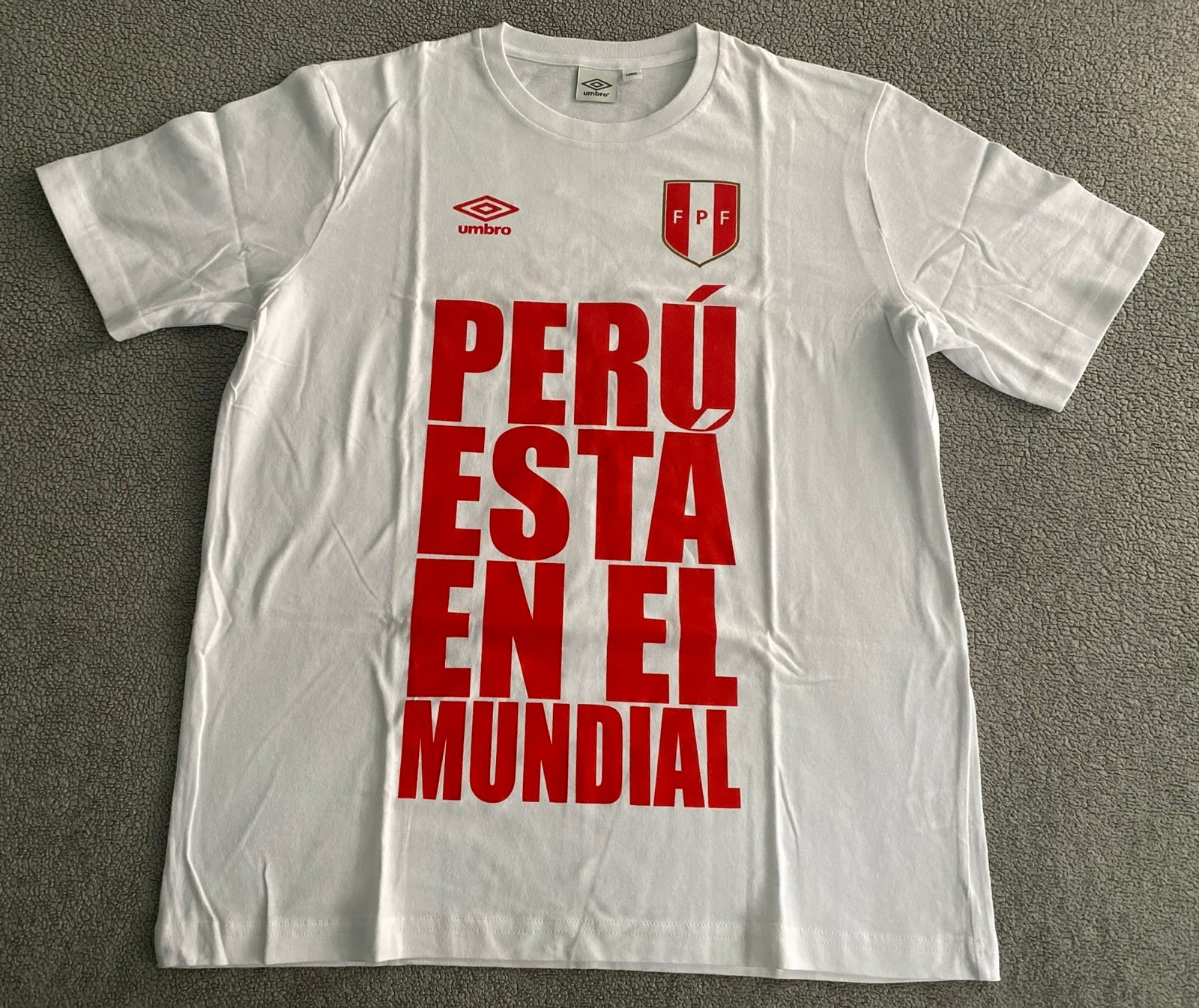 UMBRO PERU ESTA EN EL MUNDIAL T-SHIRT LARGE MEN