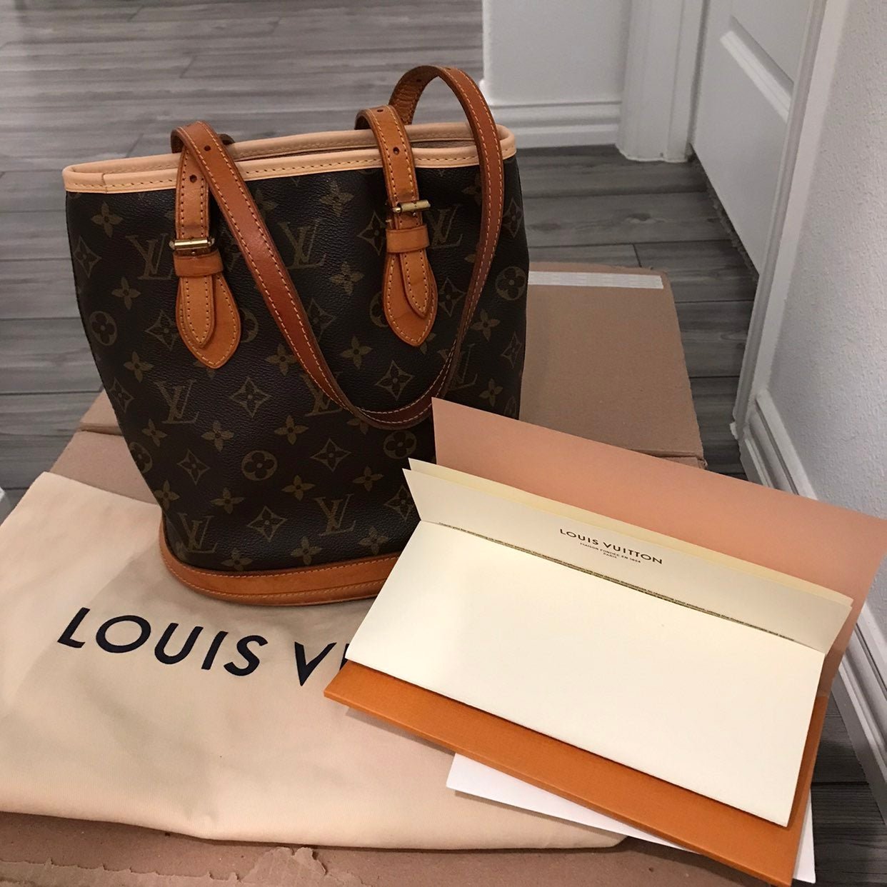 Louis Vuitton Bucket pm/more pics soon