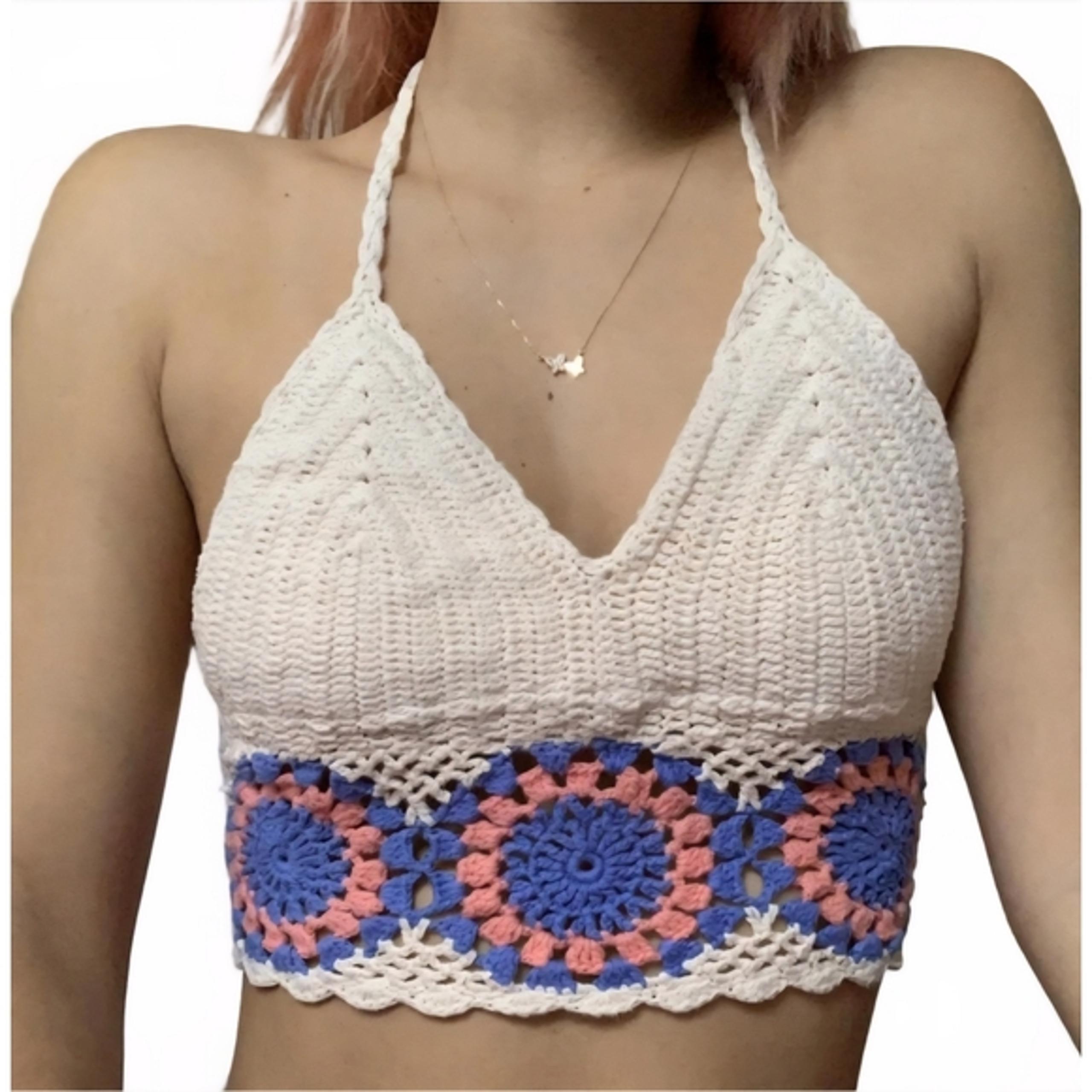 Urban Outfitters Ecote Womens Boho Crochet Floral Halter Top Open Back Size L