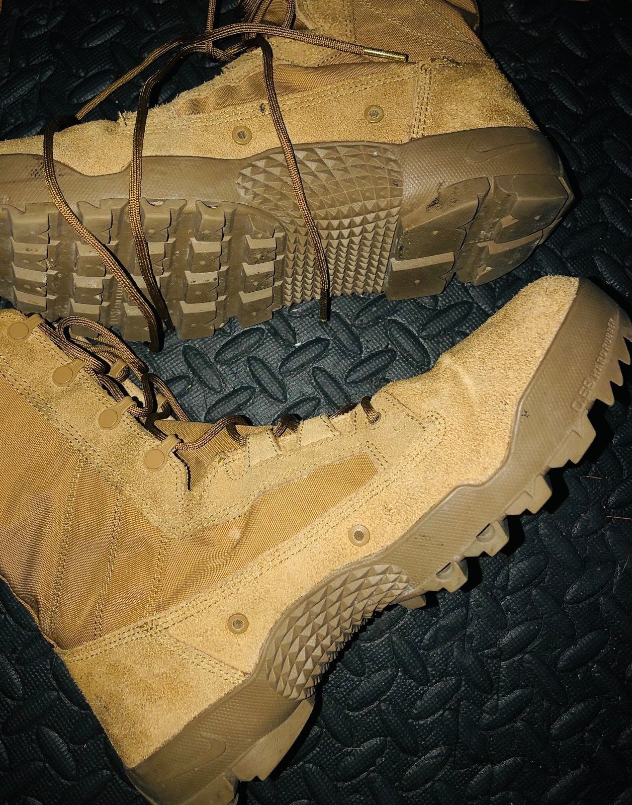 Stunning light weight 2023 NIKE desert military tactical boots. Low use