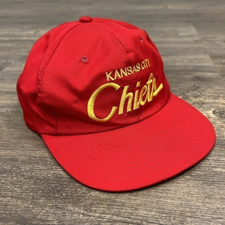 Vintage NFL Kansas City Chiefs Twill Script Sports Specialties Snapback Red