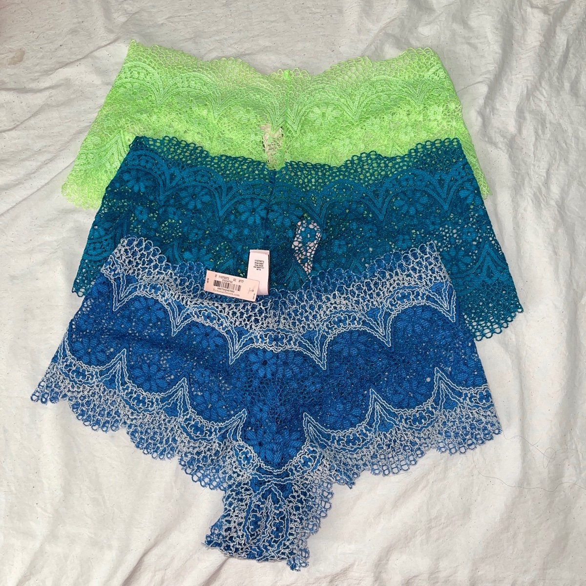 New with tags ! Victoria’a Secret panties size small