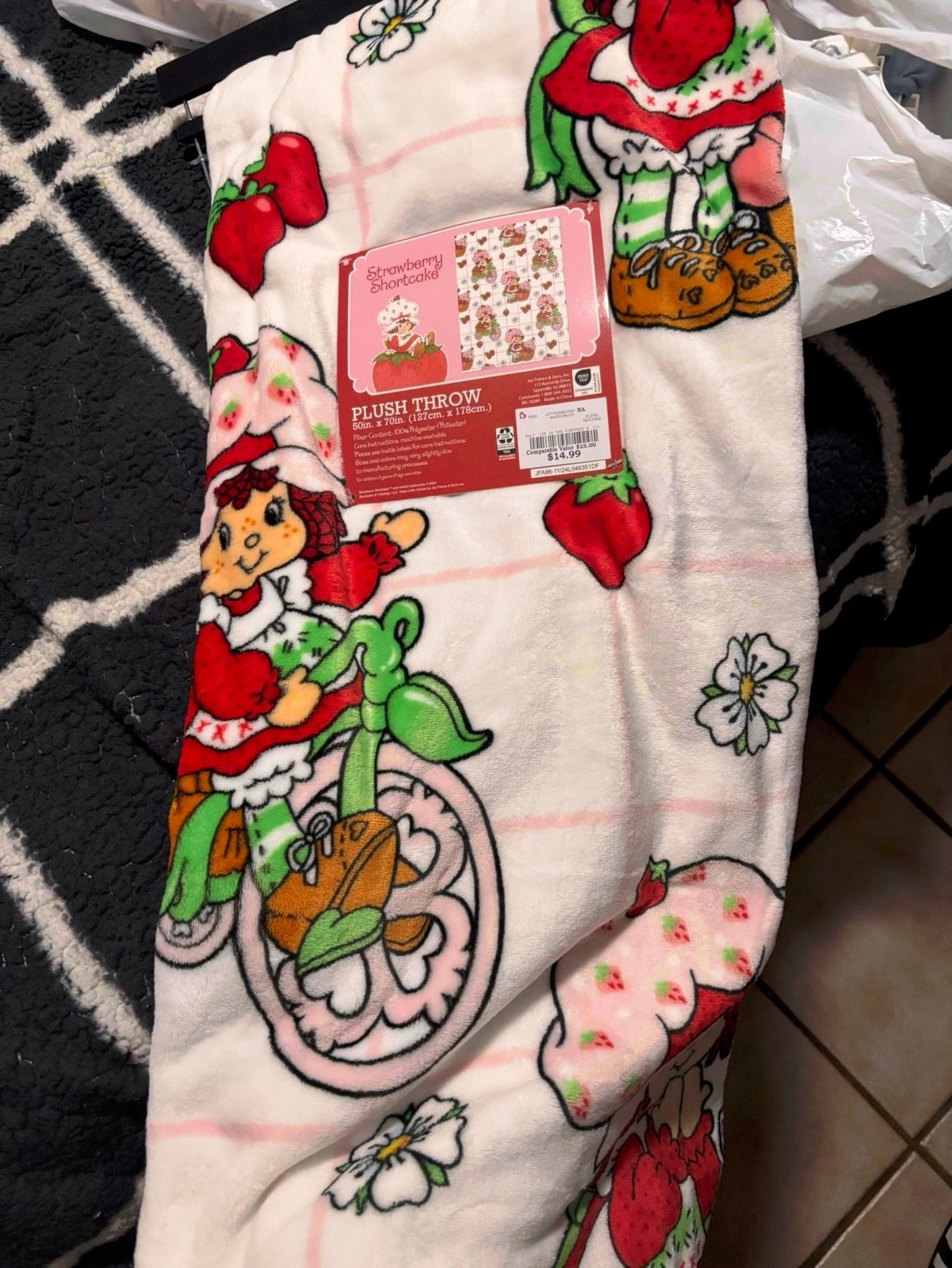 Strawberry shortcake blanket