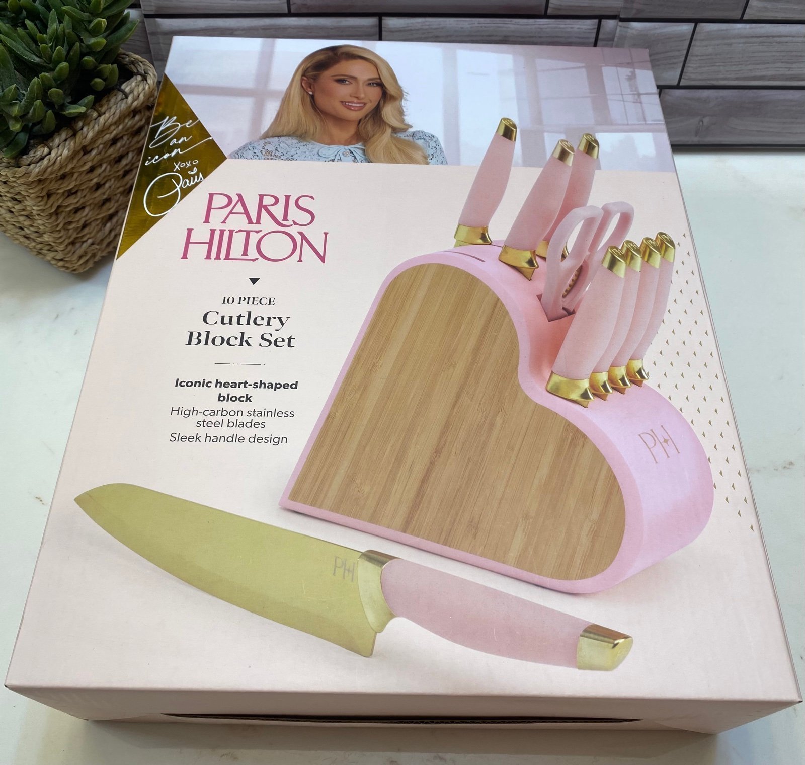 Paris Hilton 10-Piece Heart-Shaped Stainless Steel Knife Block Set, Pink New