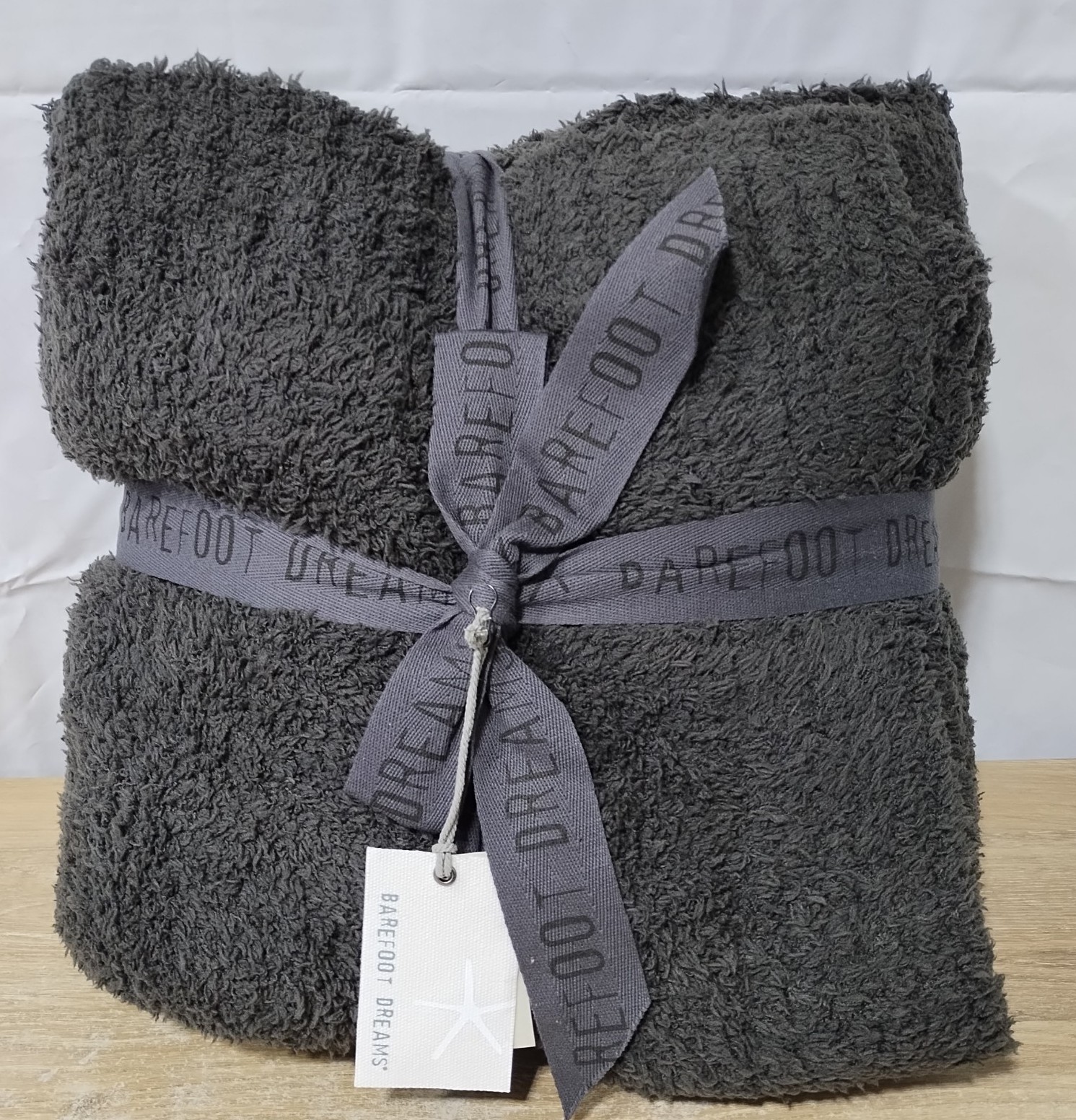 New with tags Barefoot Dreams CozyChic Throw, Carbon, 54 x72 color Carbon (C3)