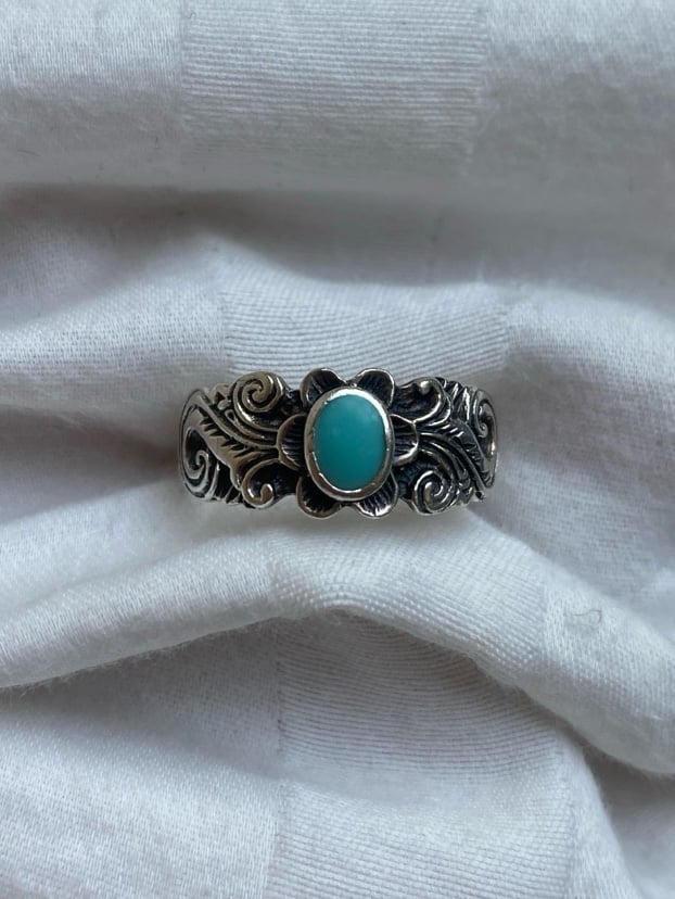 Turquoise sterling silver size 7 ring