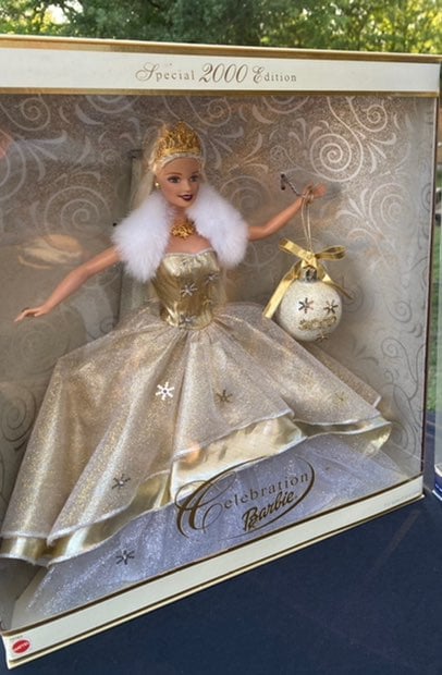 Gold Millinneum Barbie 2000