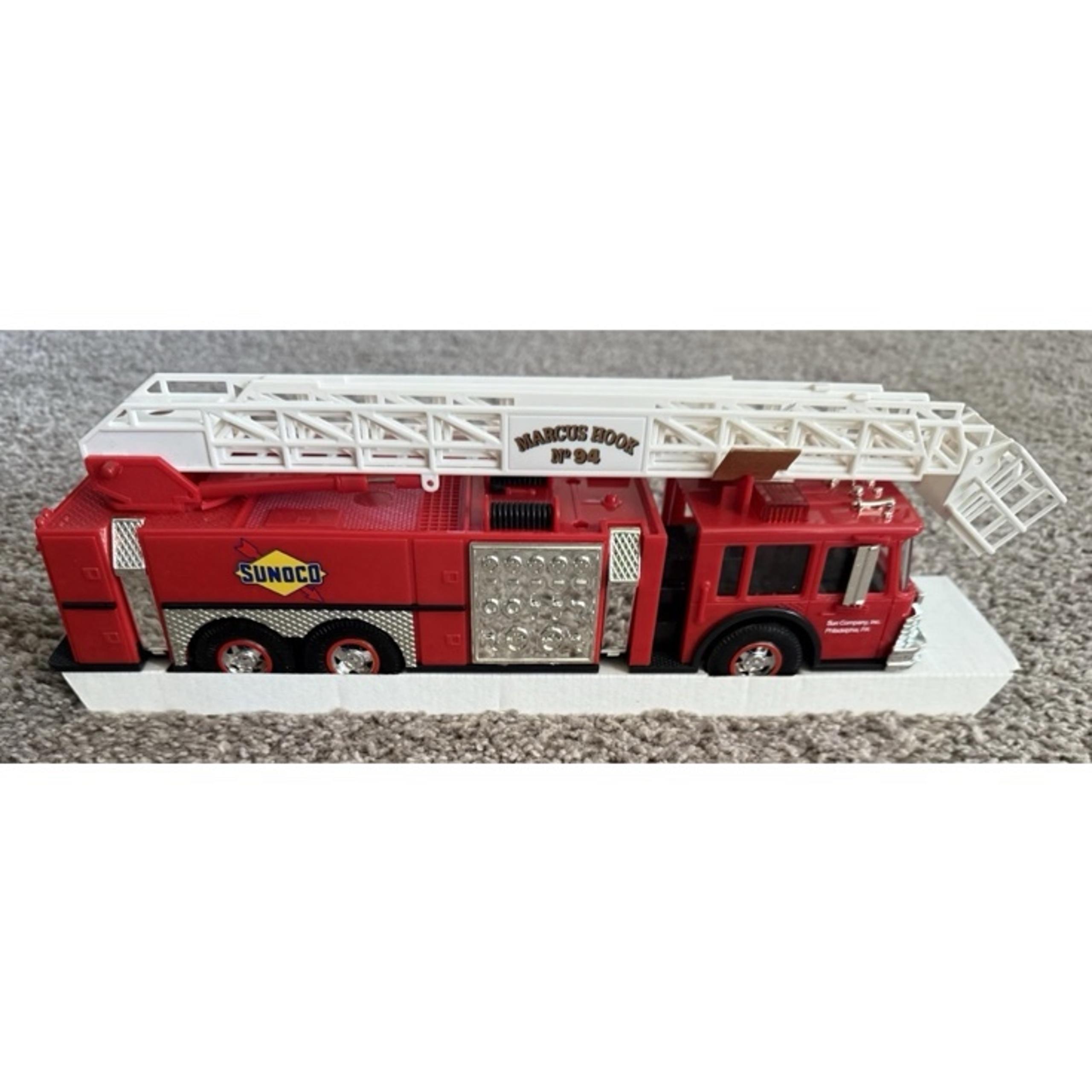 Vintage 1995 Sunoco Aerial Tower Fire Truck Collector's Edition. New In Box