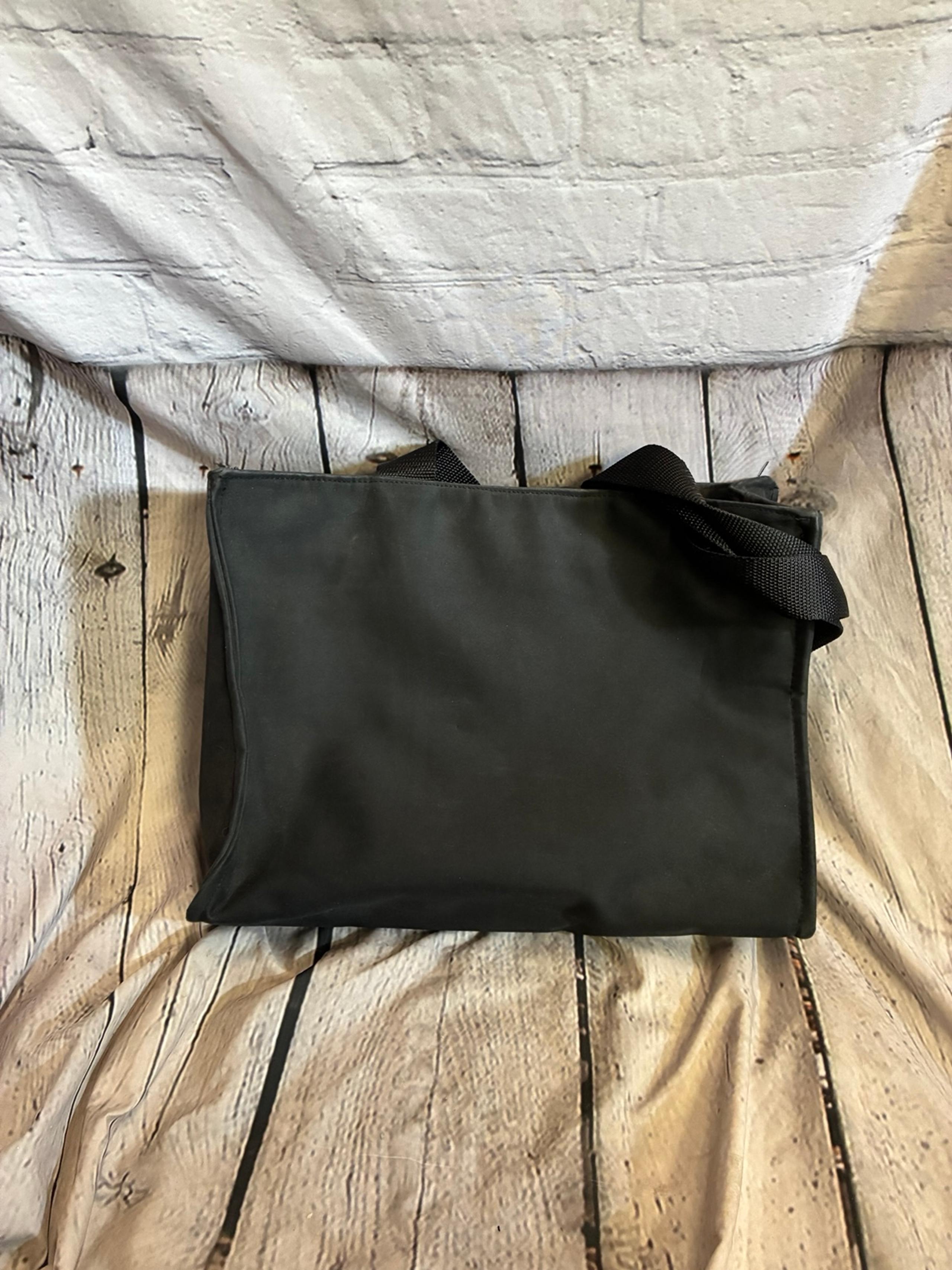 Lands’ End Women’s Basic Black Canvas Zipper Hand Tote Shoulder Bag Please Read