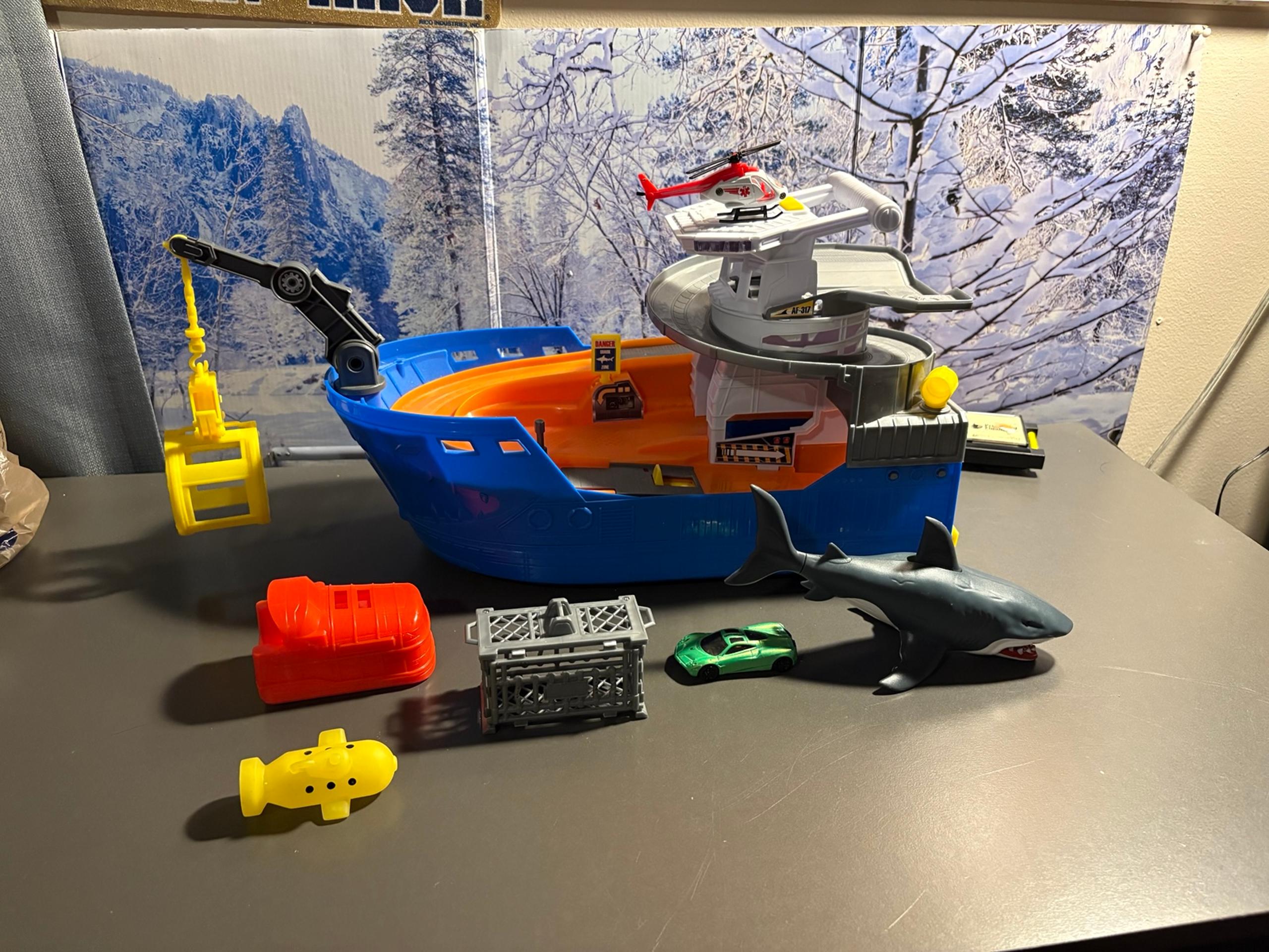 Adventure Force Shark Attack Water Safe, Toy Boat, Die-Cast Vehicle - Adventure Playsets