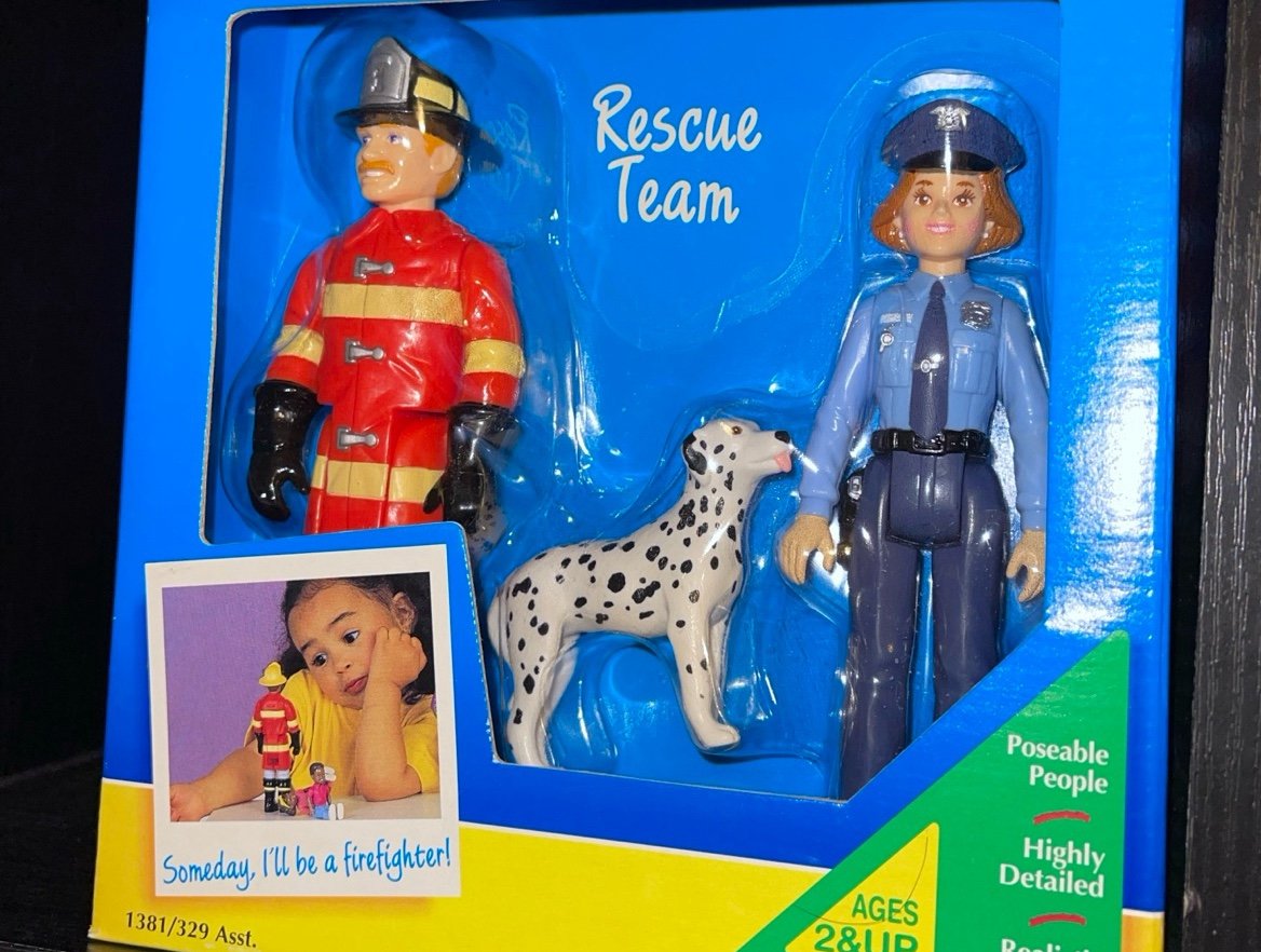 Playskool Dollhouse NEW IN BOX people Figures Cop Fireman dog RARE