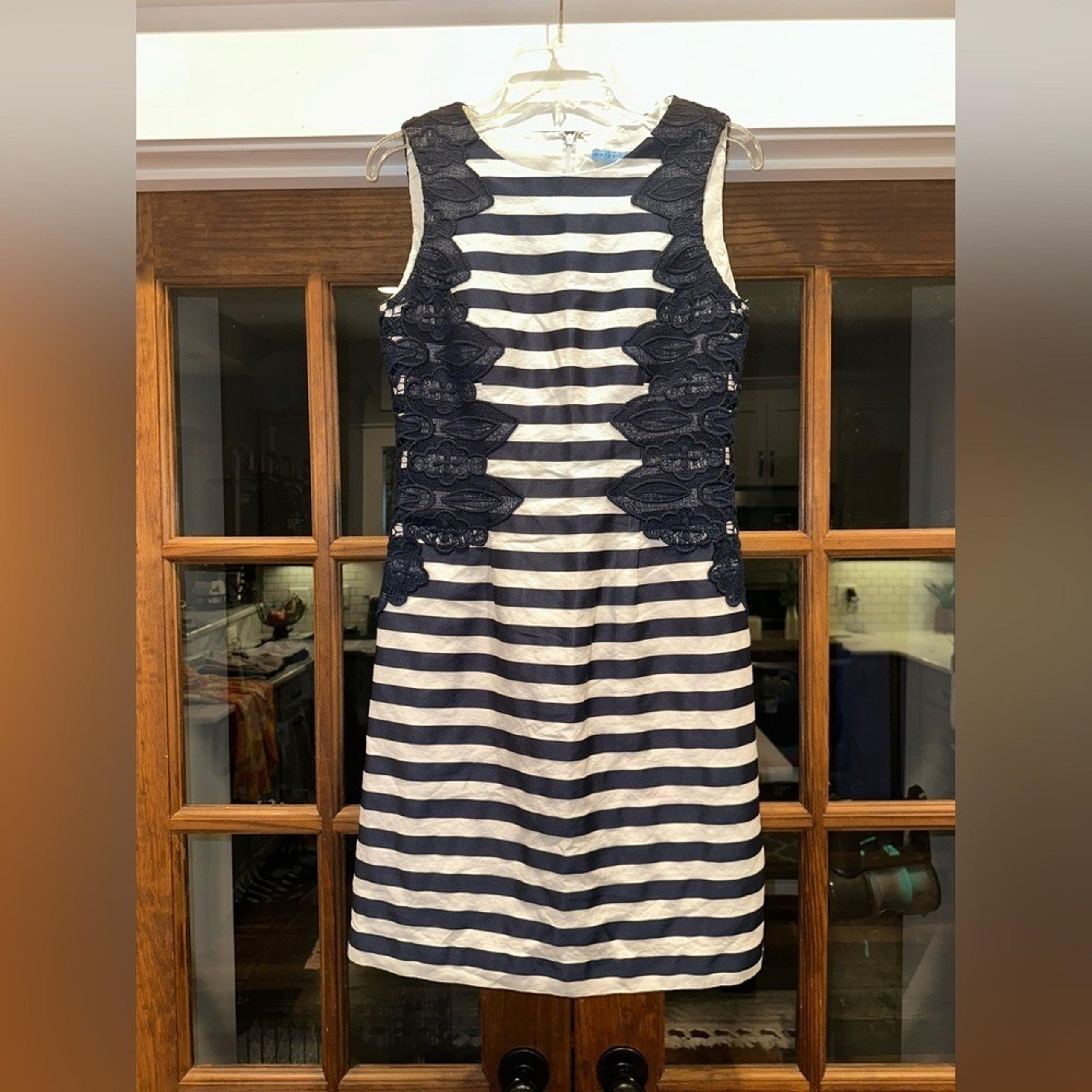 EUC Antonio Melani Size 4 Navy & White Striped Embroidered Lace Sleeveless Dress