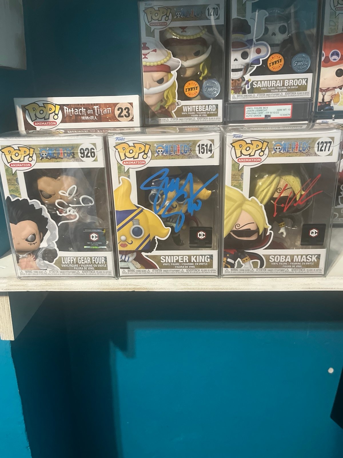 Anime one piece signed bundle