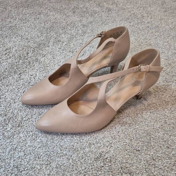 Naturalizer Women's Okira Criss Cross Leather Pumps Size 11