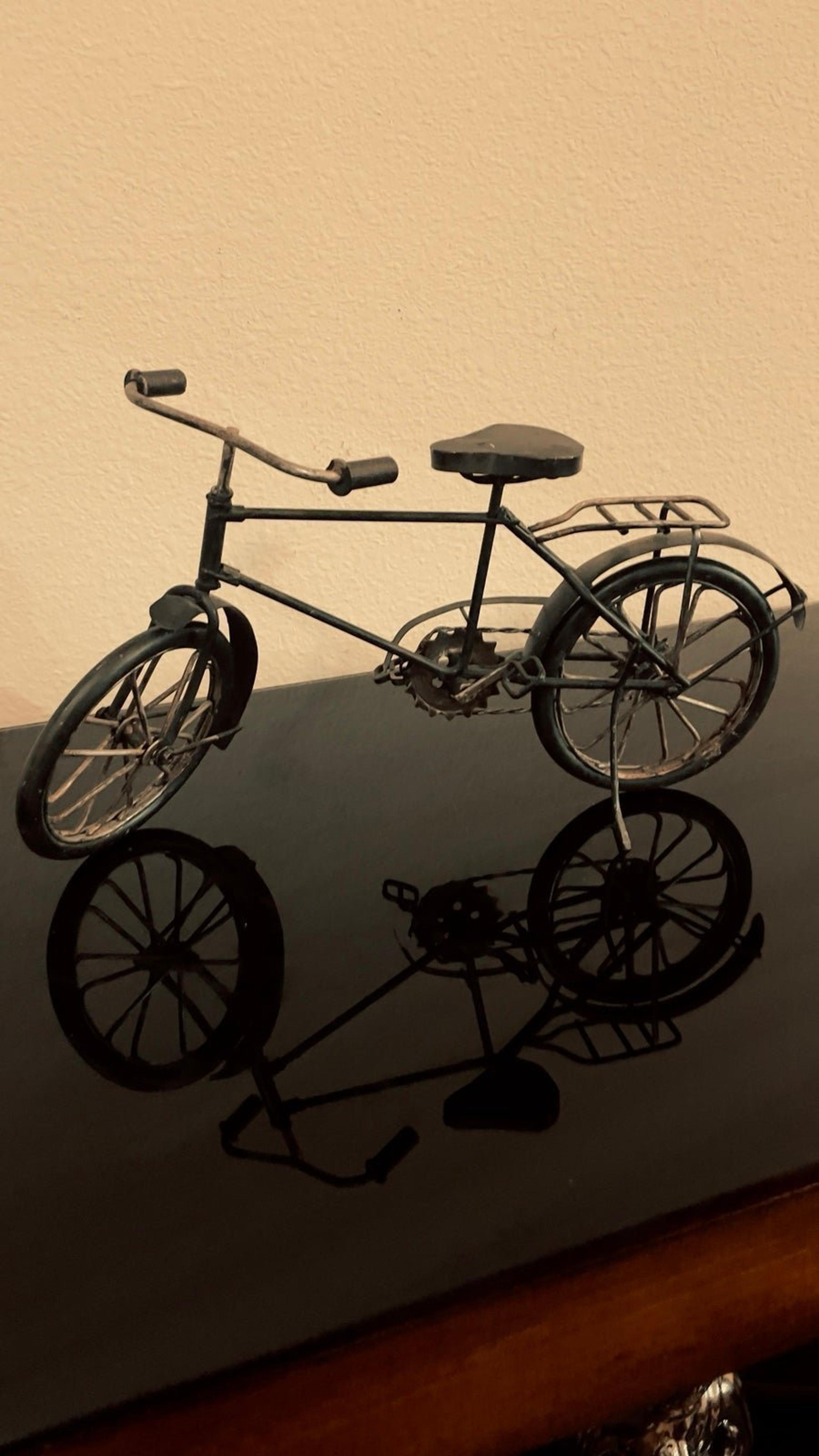 Vintage bicycle early to mid 1900s . As realistic as it gets . RARE